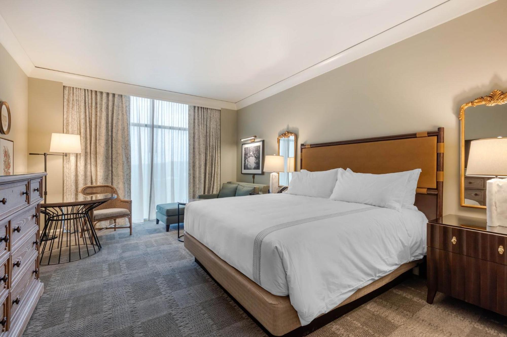Deluxe Room 1 King Bed