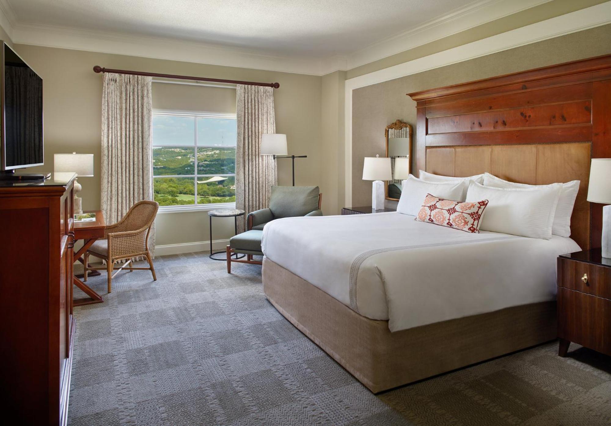 Premier Room 1 King Bed