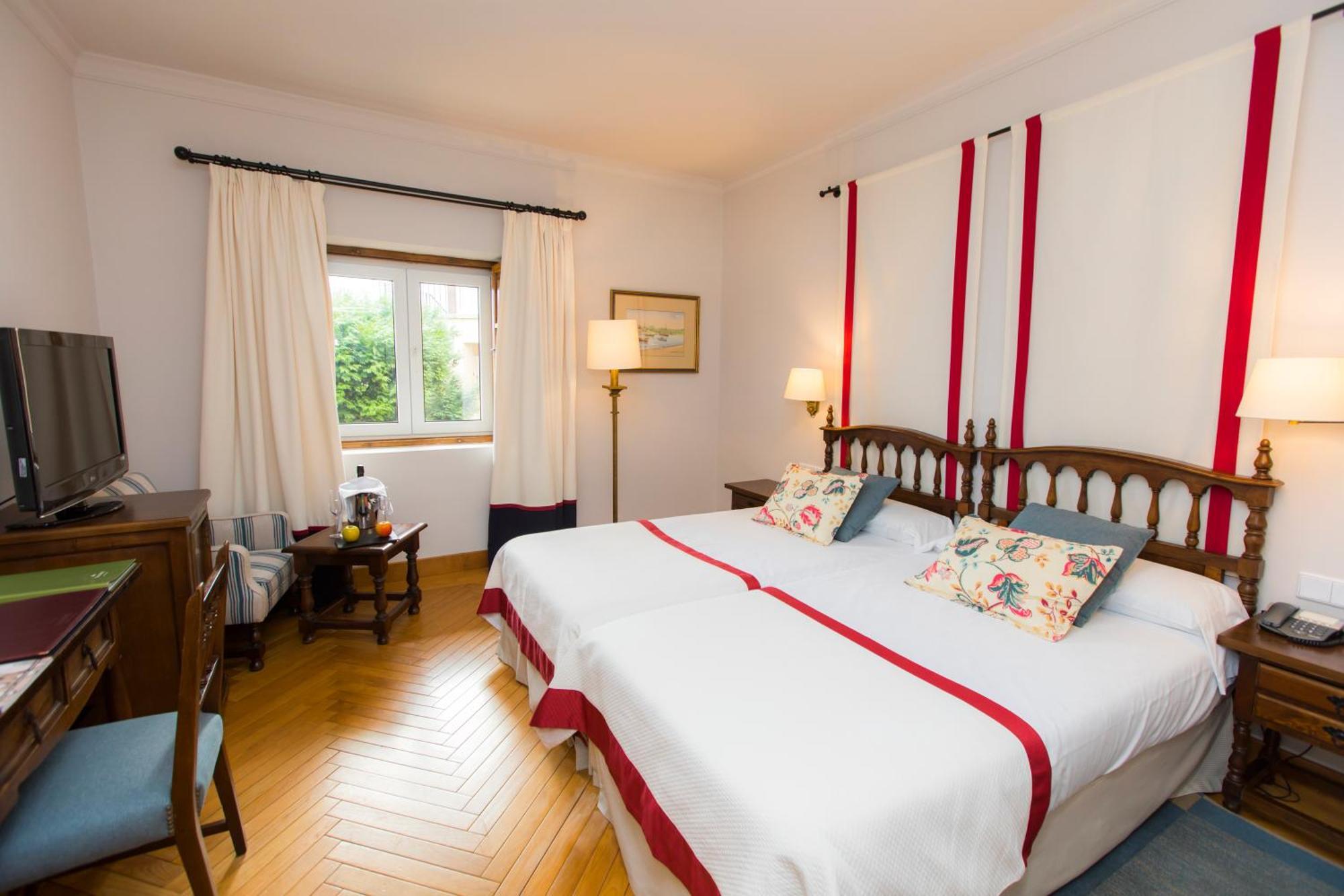 Standard Double Room,1443983131:JPEG