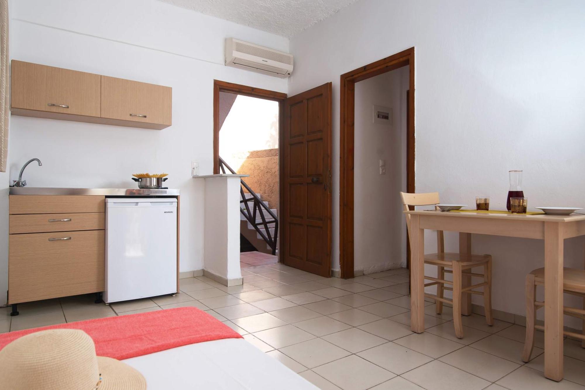 One-Bedroom Apartment,1278935059:JPEG