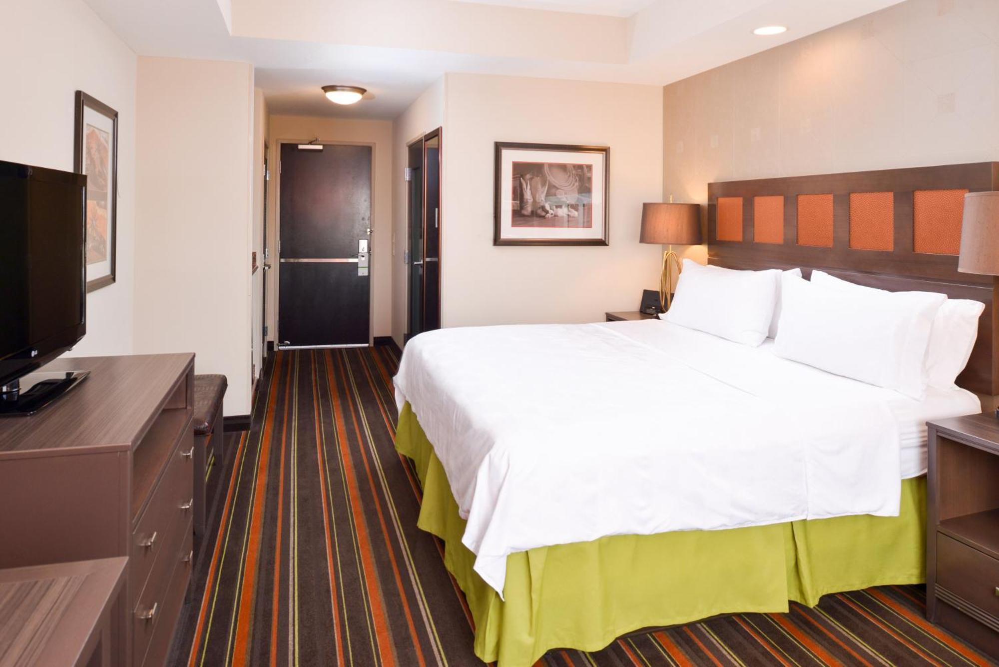 Standard Corner King Room