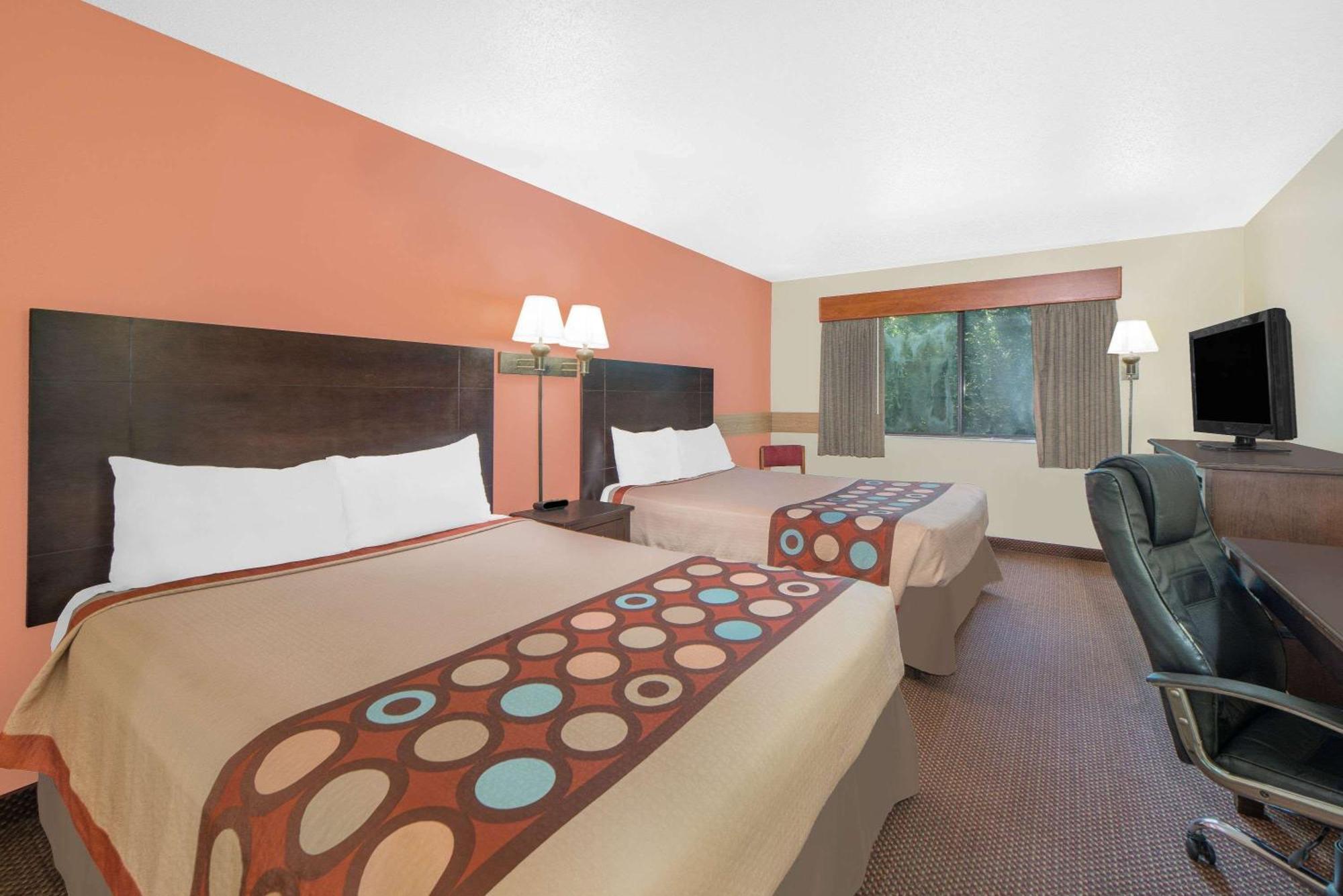 Queen Room Two Queen Beds Non-Smoking