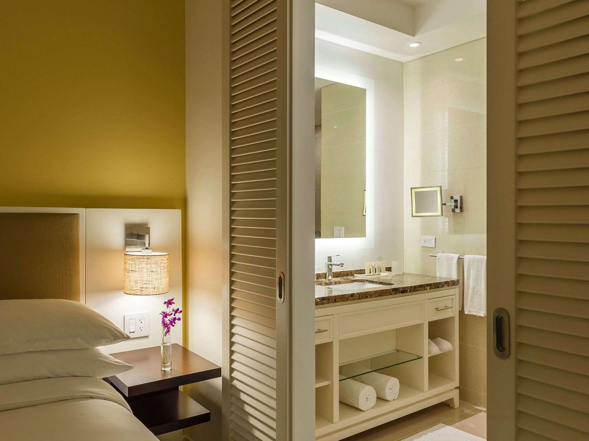 Quarto Duplo com 2 Camas de Casal