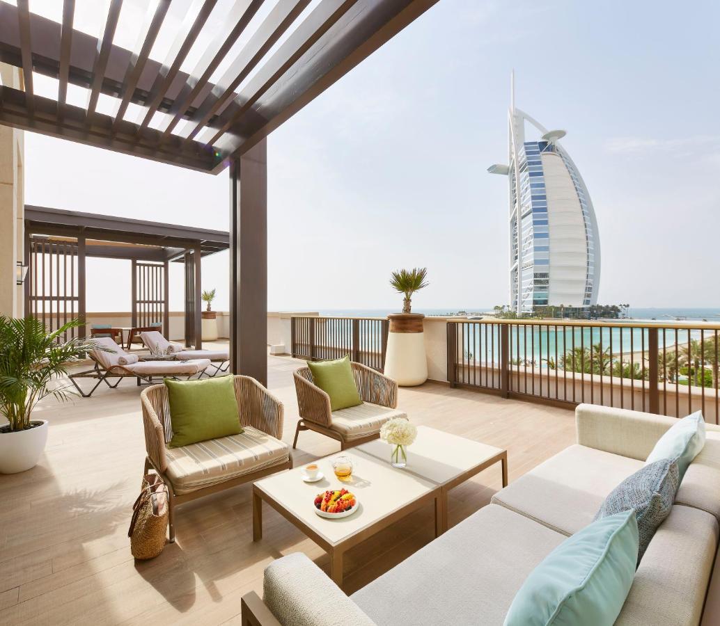 Suite con vistas al Burj, servicio de enlace con el aeropuerto, ventajas de suite y acceso al club de playa