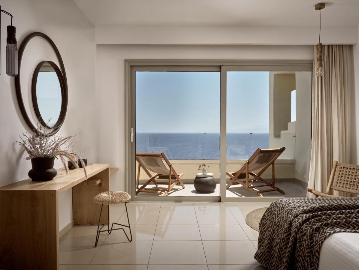 Casa con acceso directo a la piscina y vistas a la puesta de sol