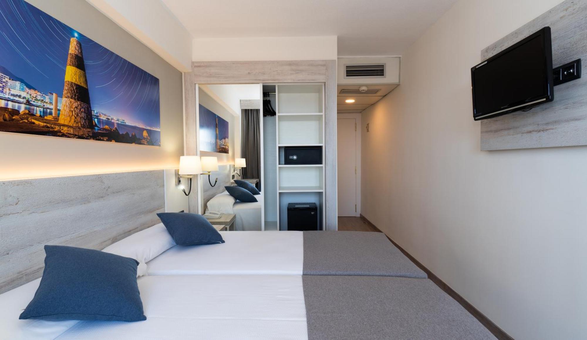 Single Room with Terrace (1 Adult),1307015188:JPEG