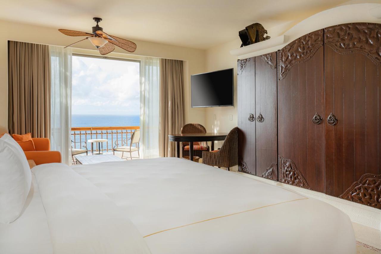 Junior Suite Oceanfront King