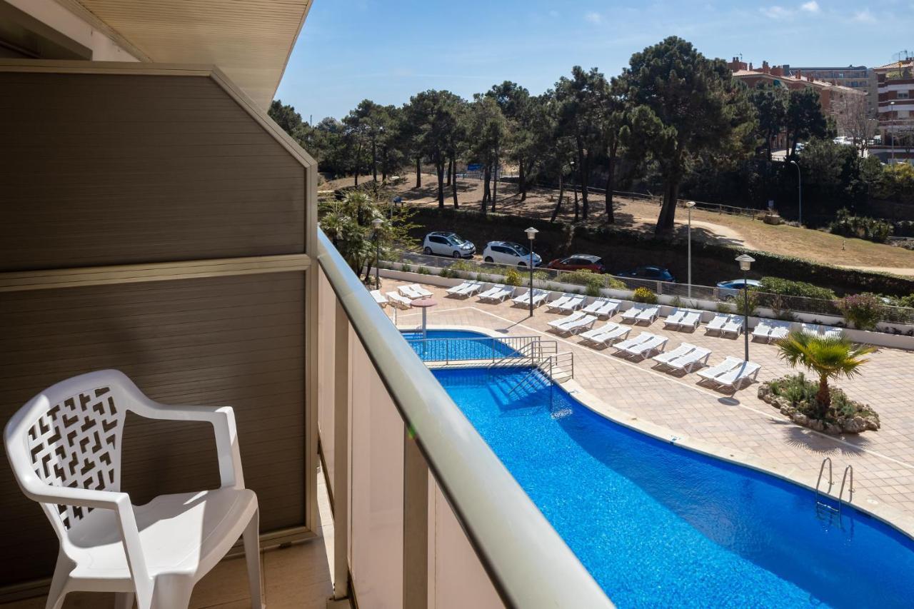 Twin Room Pool View