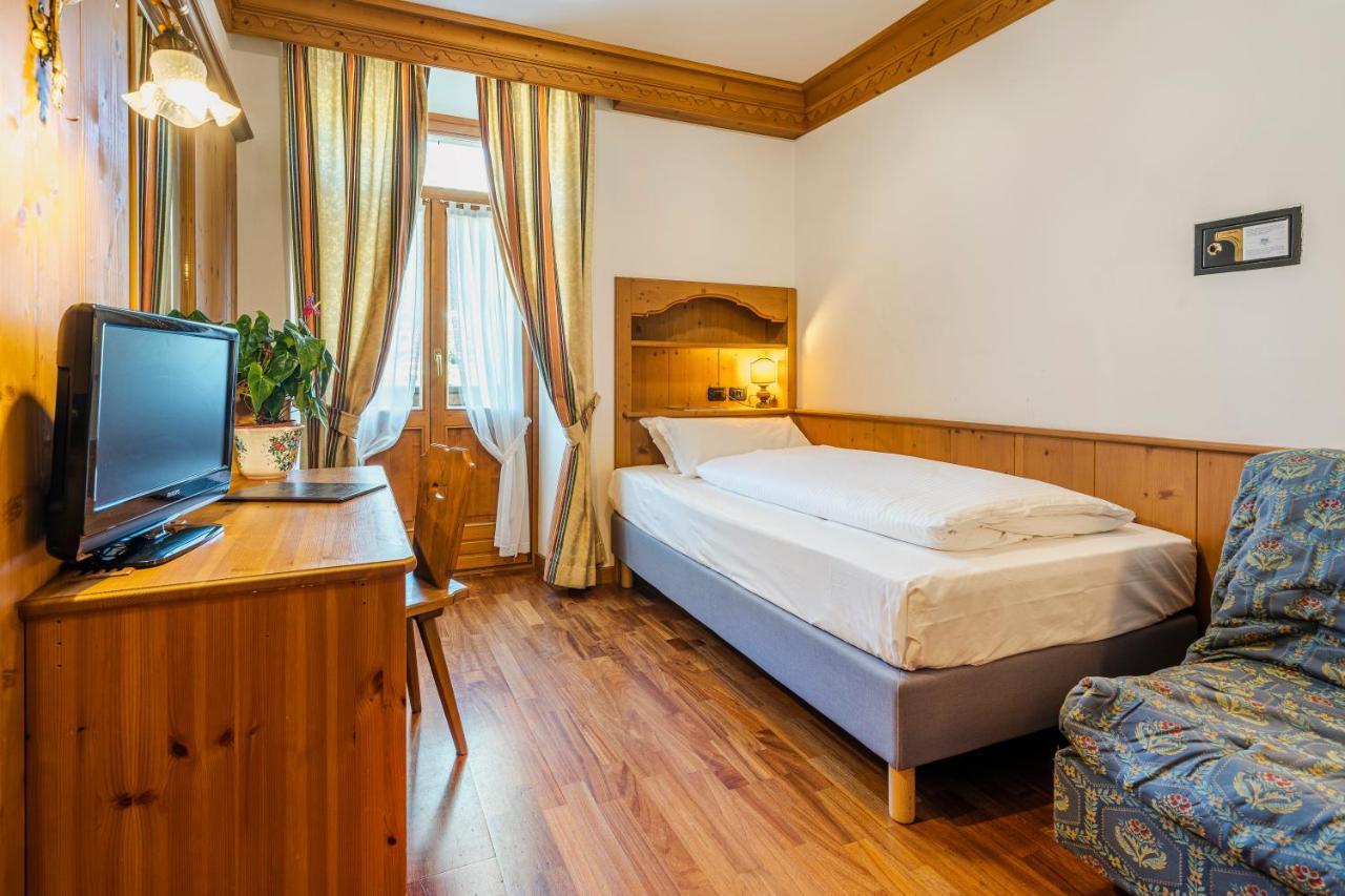Junior Suite,1380907985:JPEG
