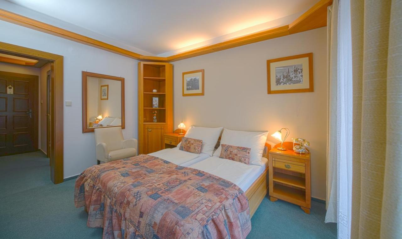 Small Double Room,1383638756:JPEG