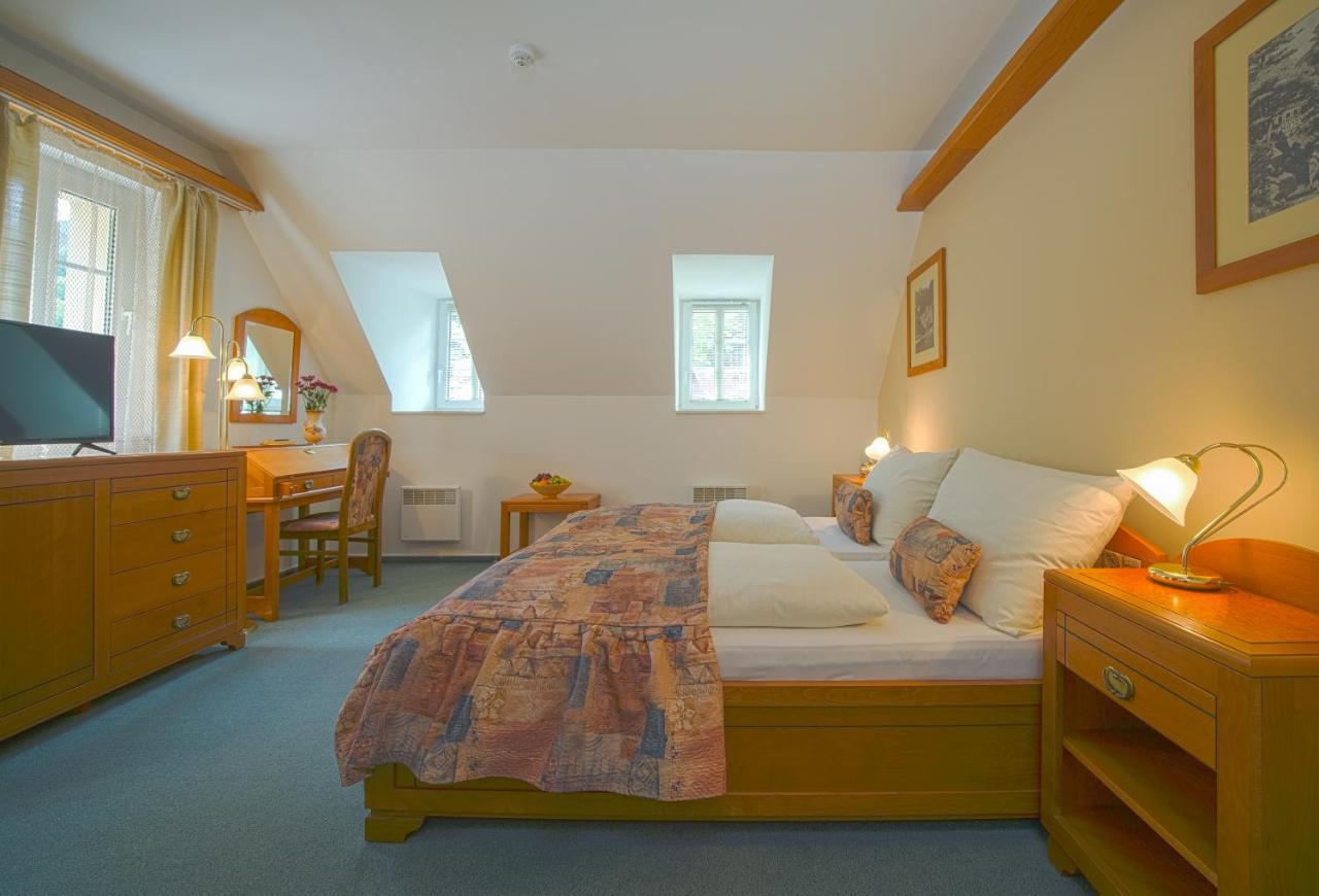 Standard Double Room,1382580245:JPEG