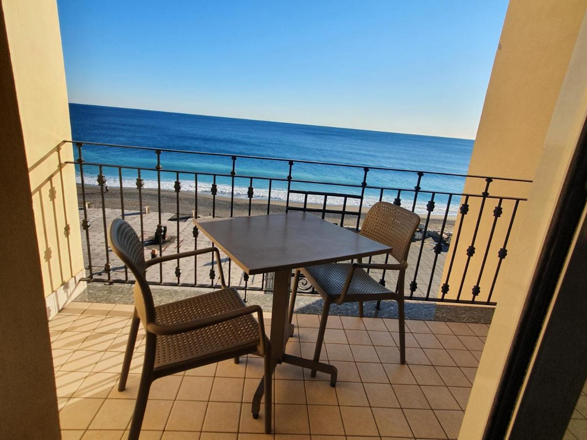 Studio Balcony Sea View