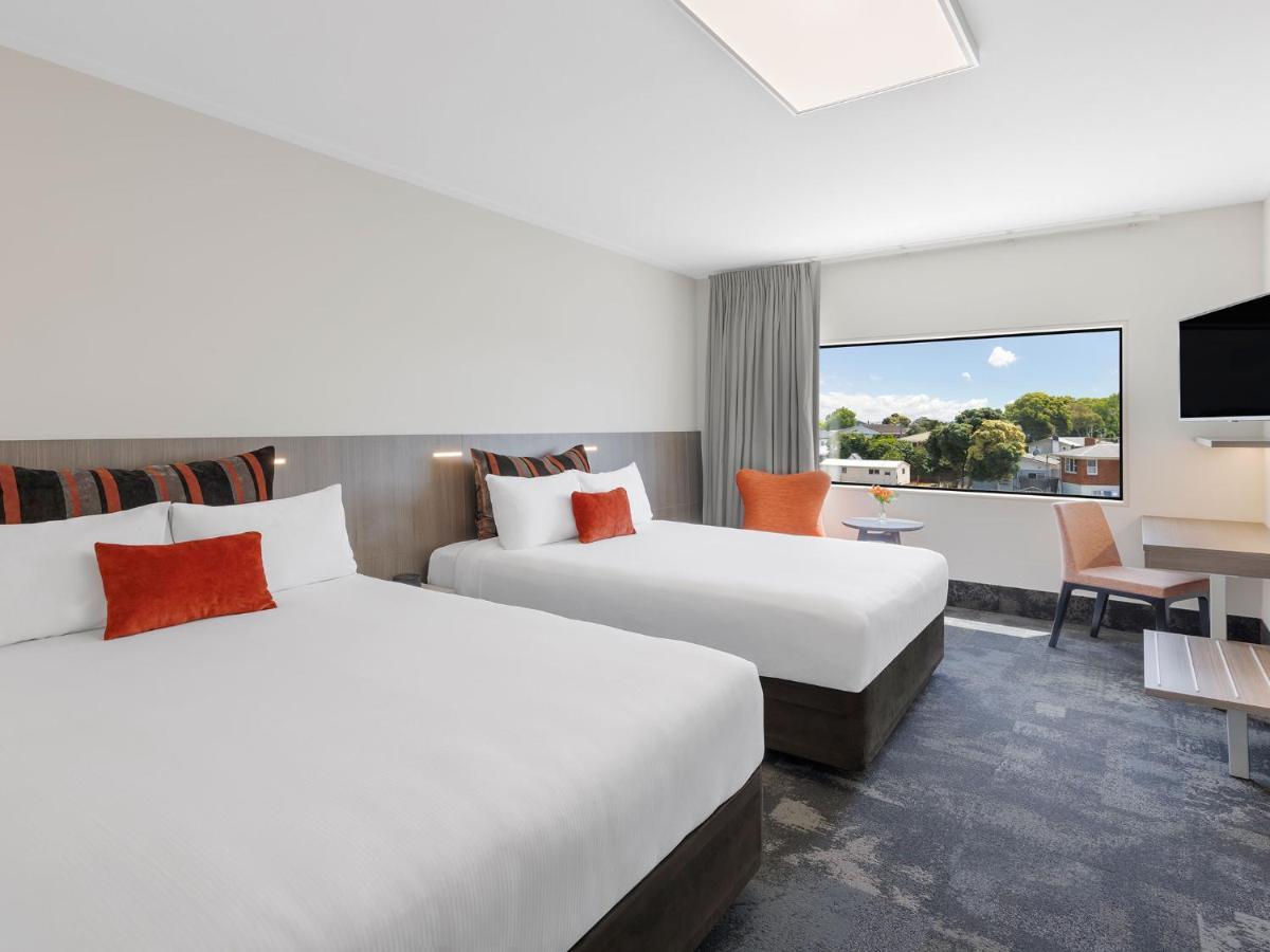 Deluxe Twin Room with Two Queen Beds,1394305046:JPEG