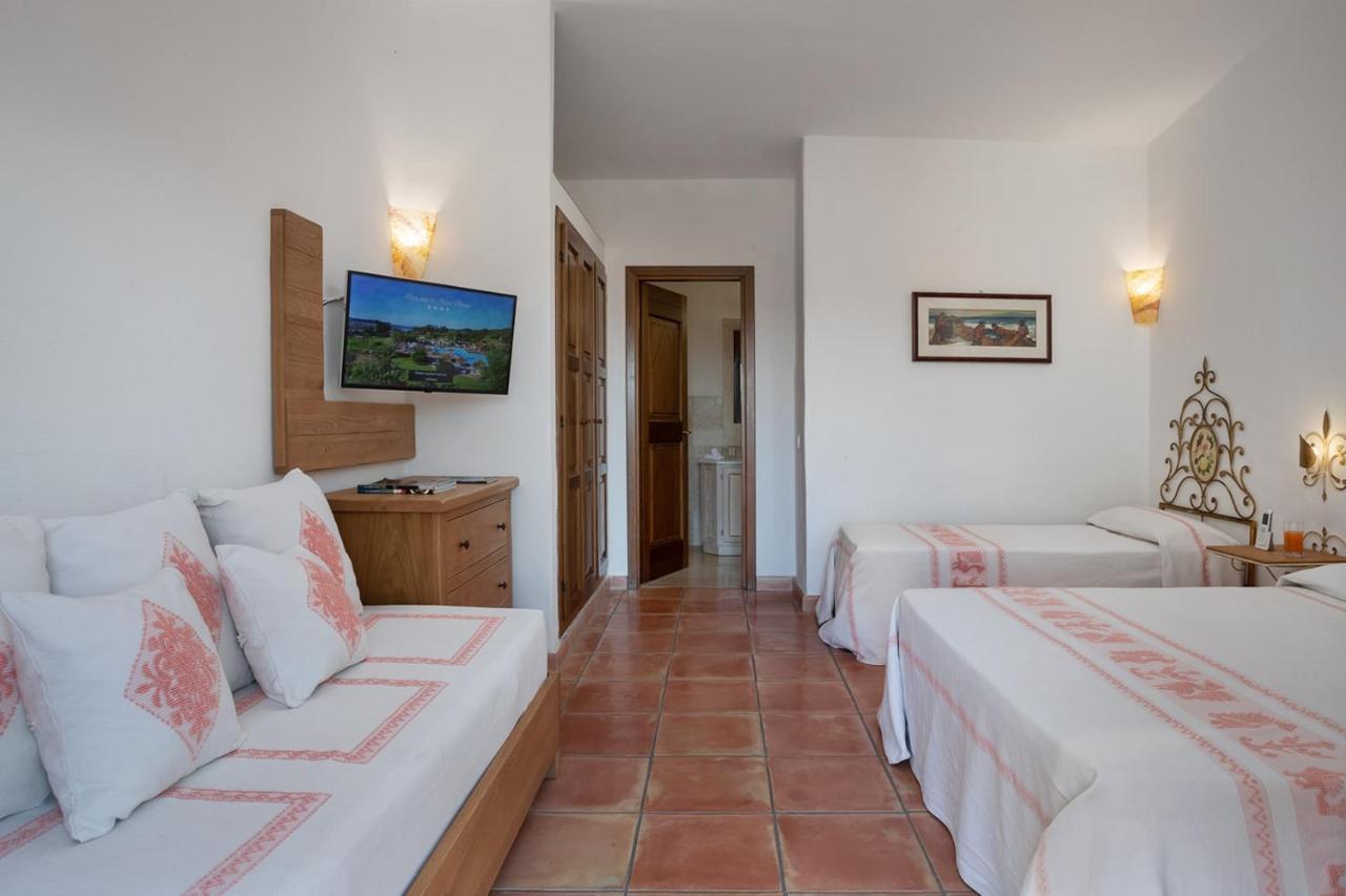 Comfort Family Room (2 Adults + 2 Children)