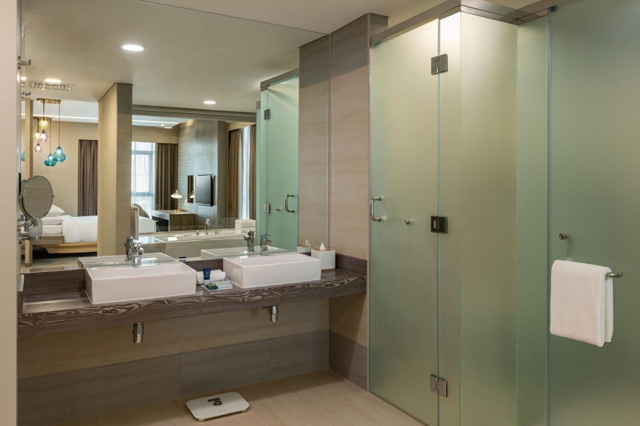 One-Bedroom King Suite