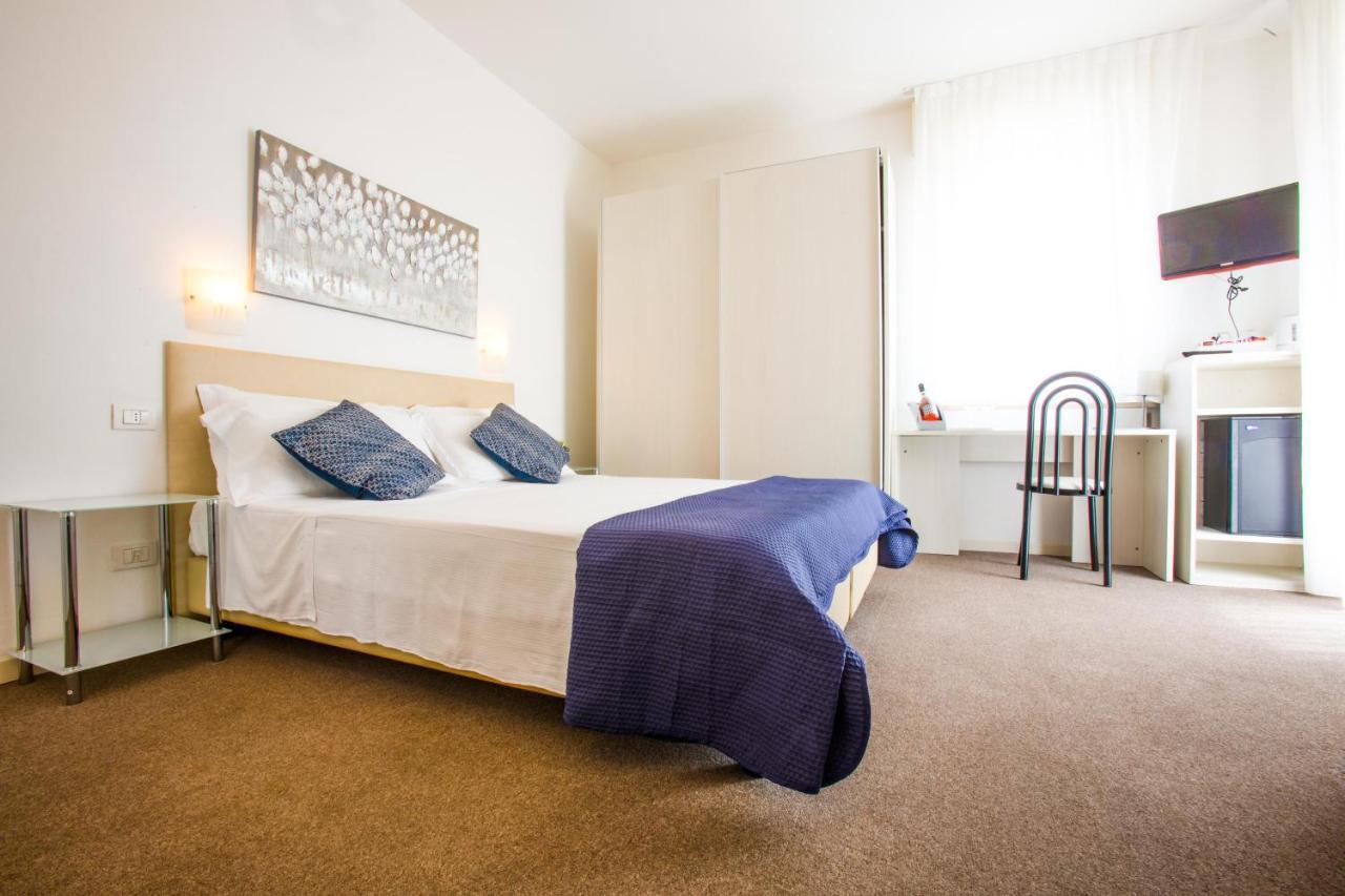 Quadruple Room,1416984666:JPEG