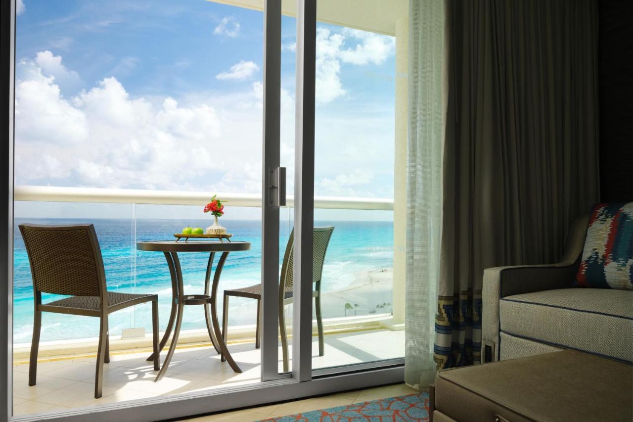 Oceanfront Queen Studio with Balcony,1419291045:JPEG