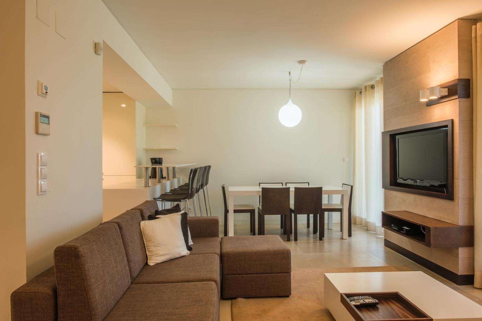 Two-Bedroom Apartment Sea View