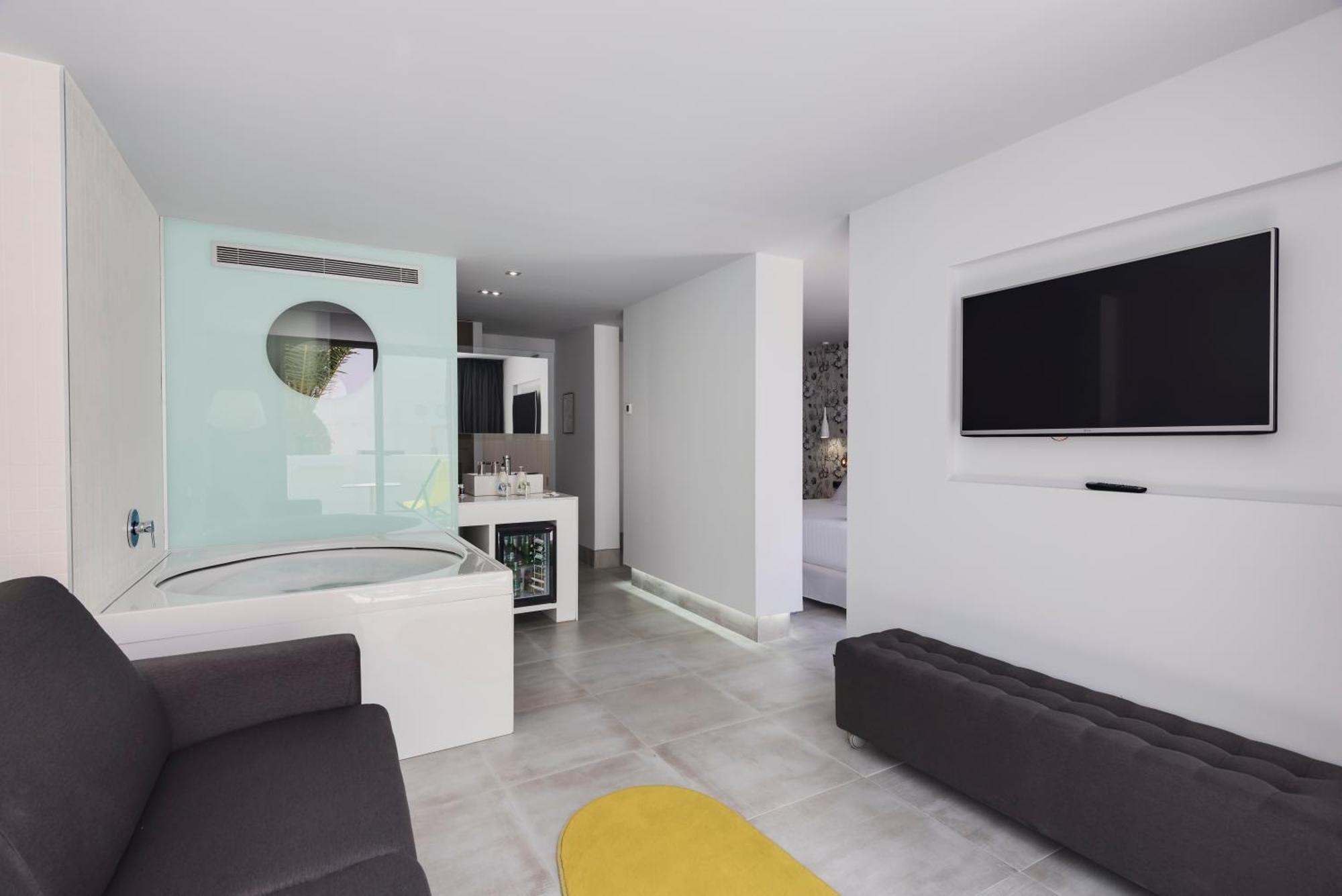 Junior Suite,1651728845:JPEG