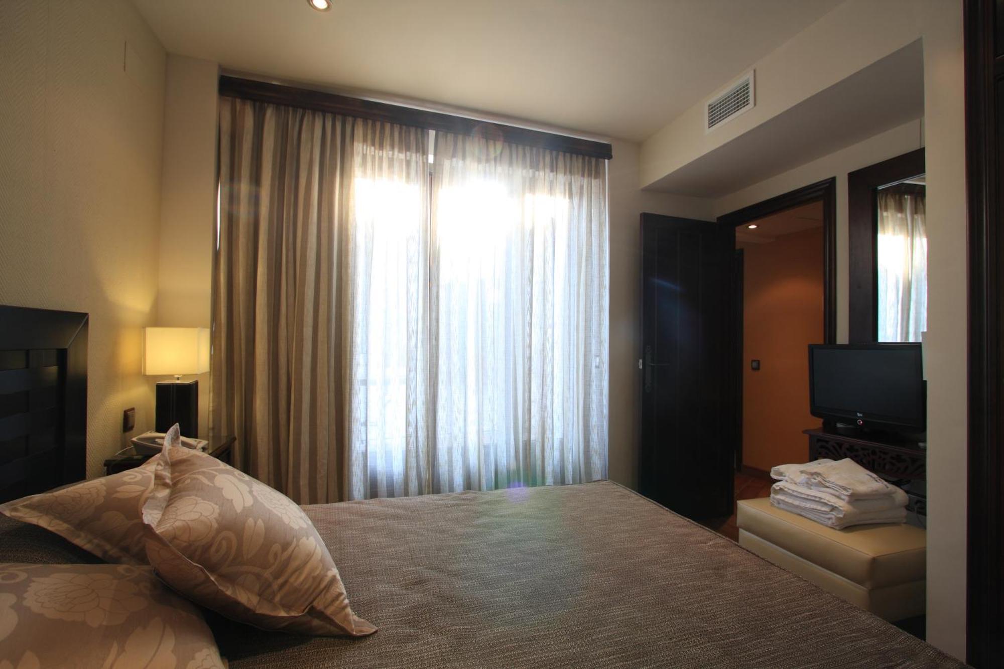 2 Bedroom Apartment Suite Complimentary Spa Access