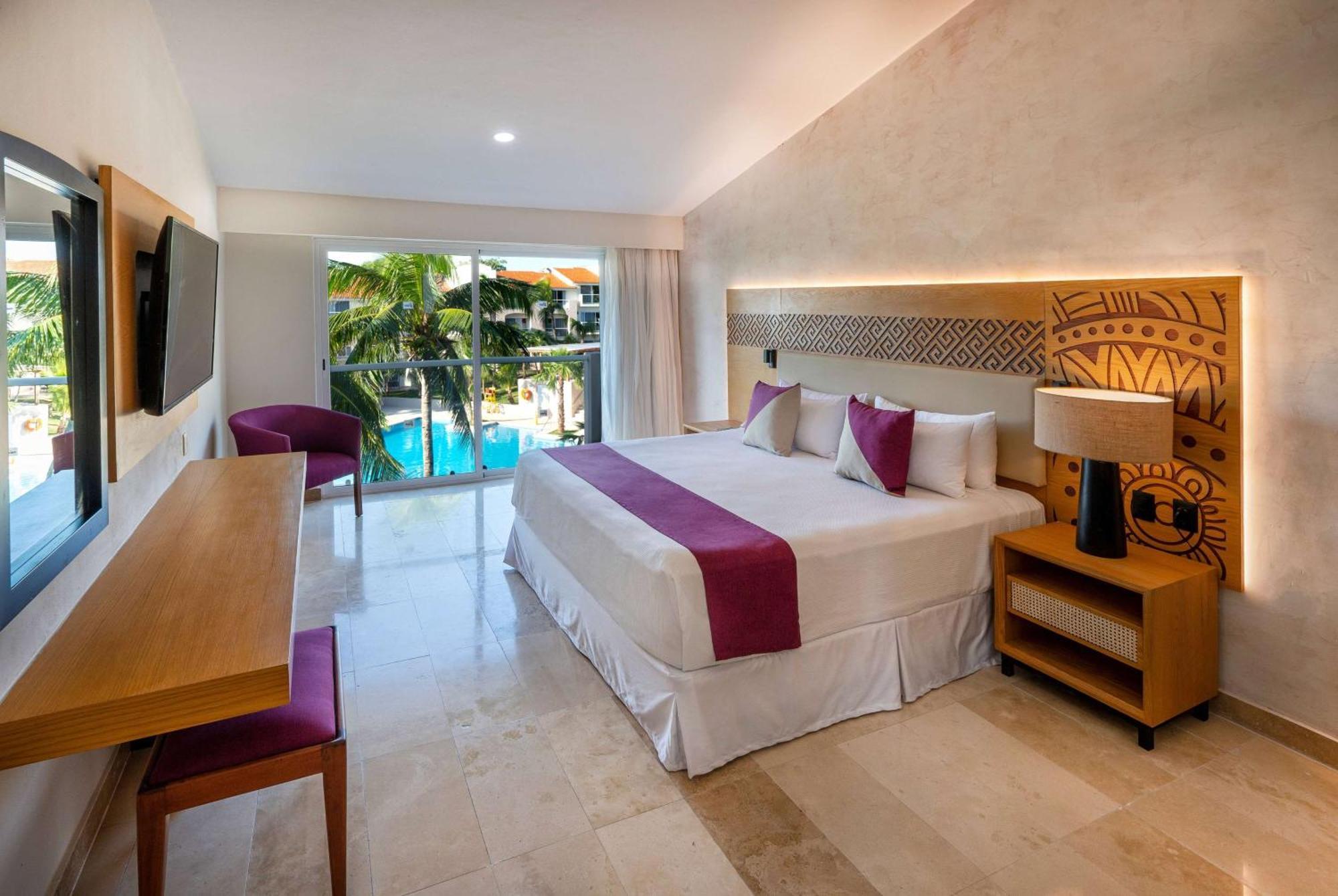 Superior Pool King Room One King Bed Non-Smoking