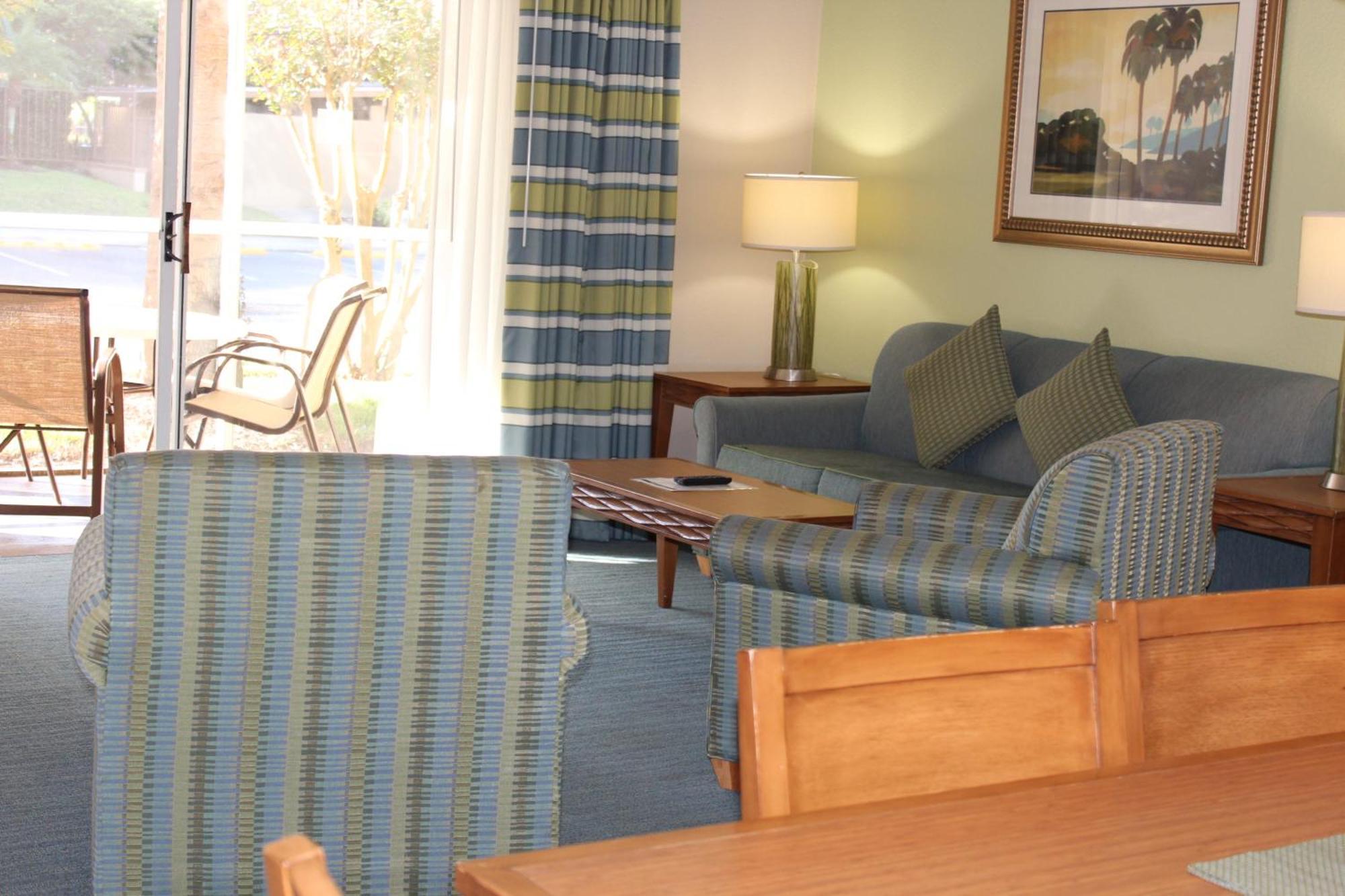 Deluxe King Suite