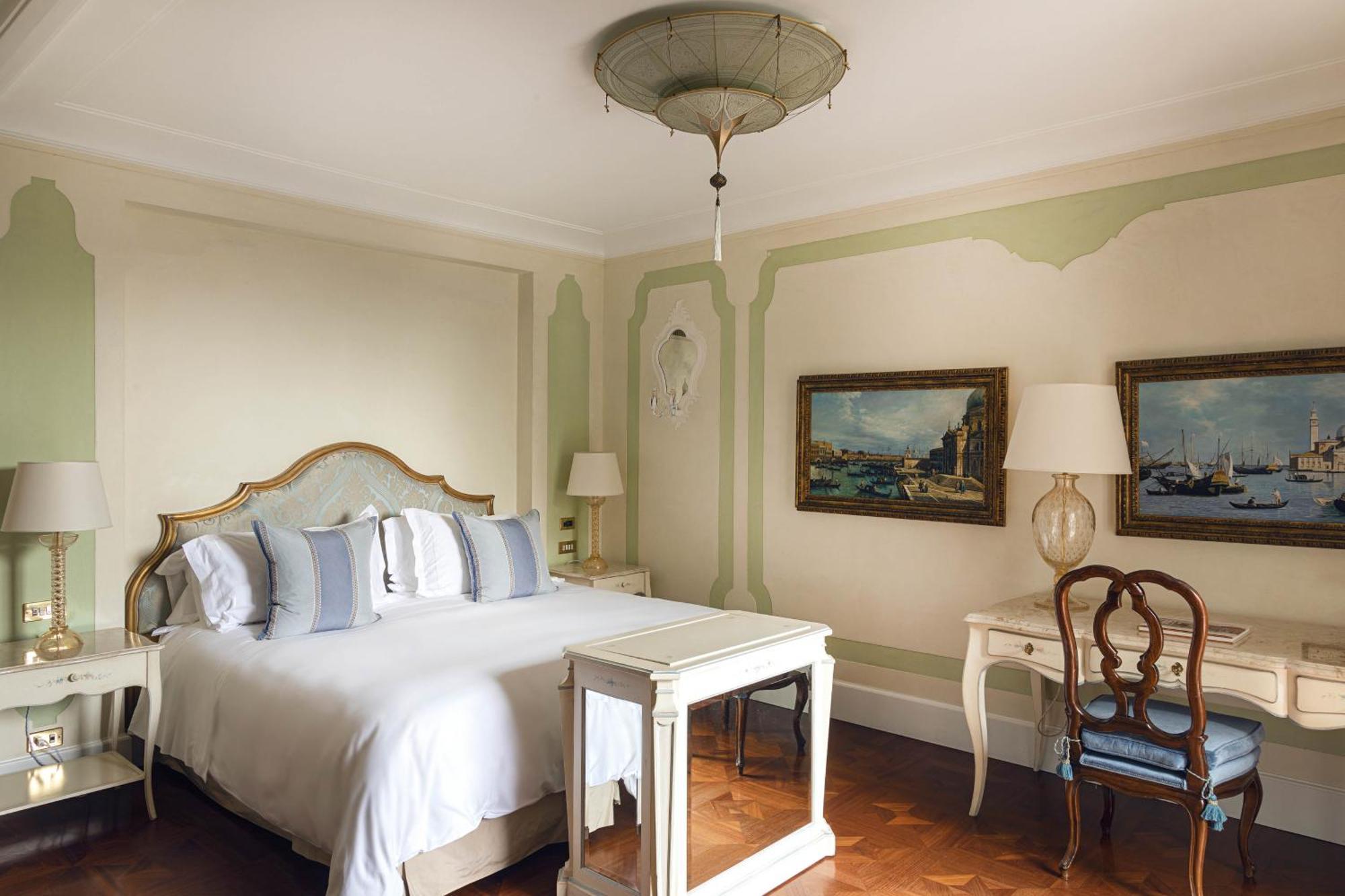 Premium Double or Twin Room Balcony Lagoon View