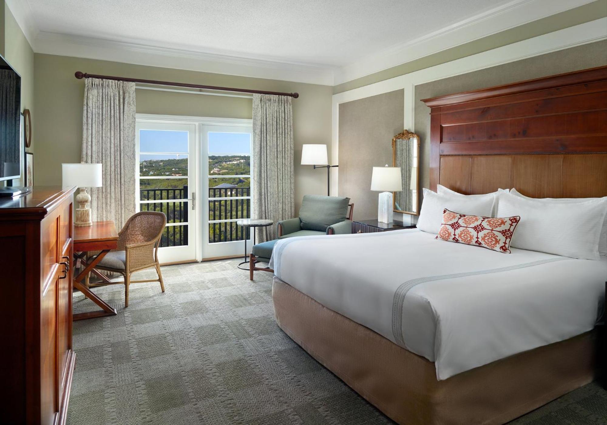 Premier Room 1 King Bed Juliette Balcony