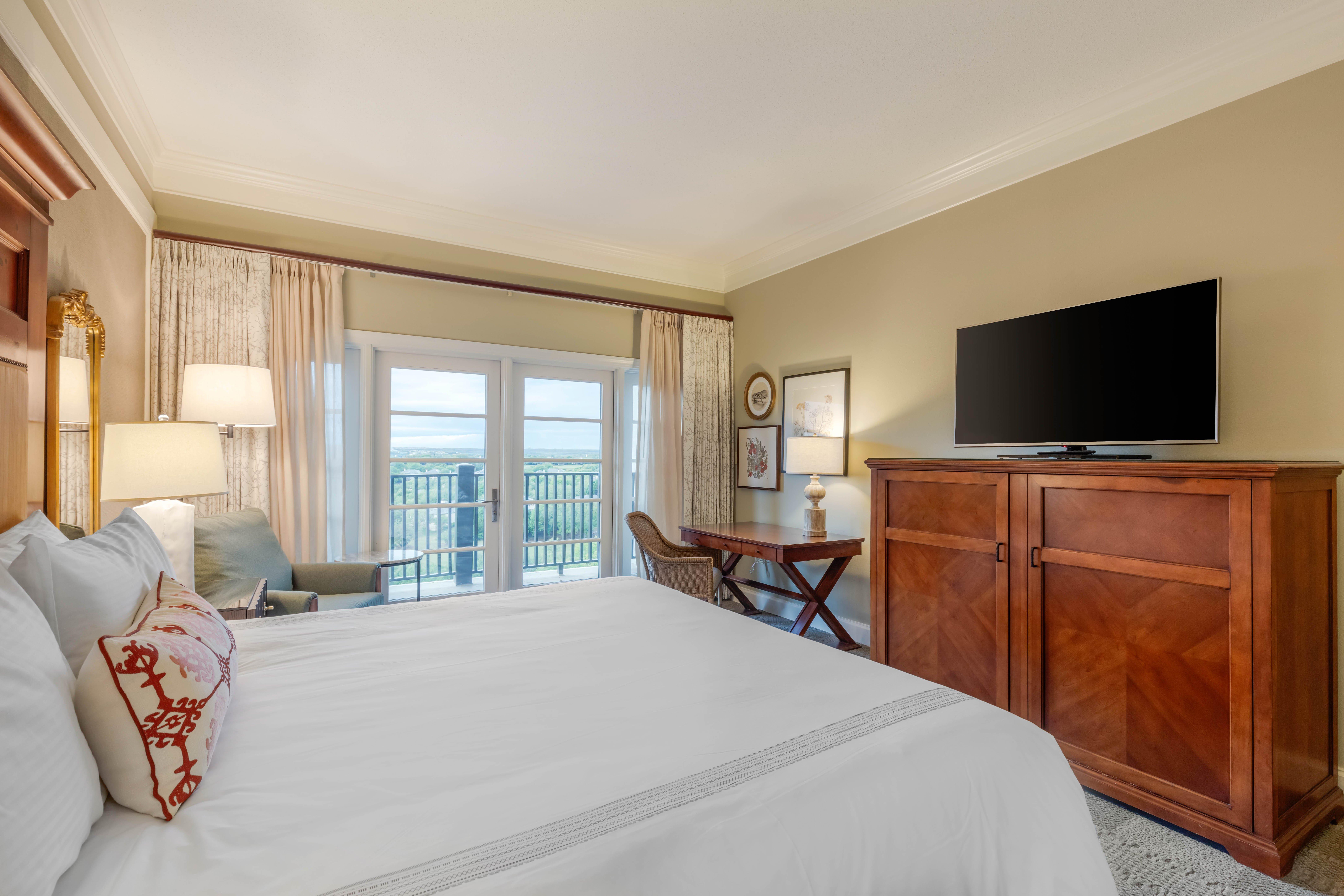 Premier Room 1 King Bed Juliette Balcony