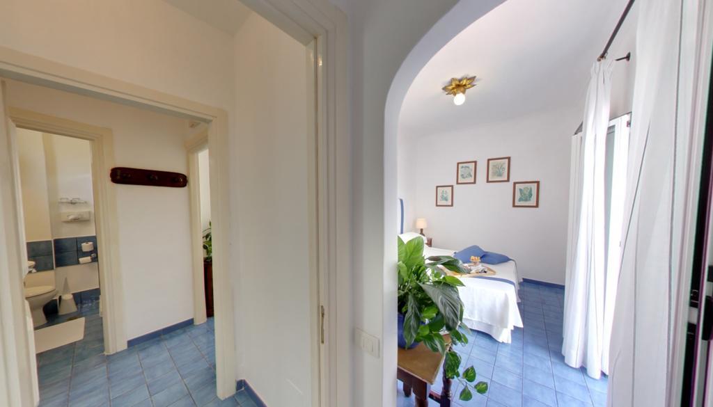2 Camere Comunicanti (2 Adulti + 2 Bambini)