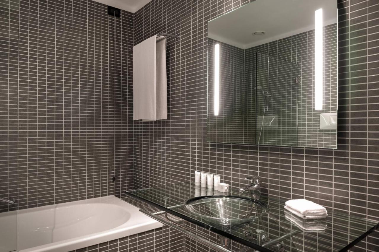 Standard Plus King, Guest room, 1 King,1498546090:JPEG