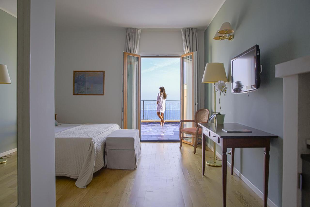 Junior Suite con Vista Mare (2 Adulti)