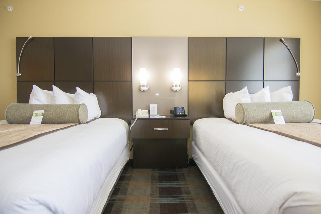 Queen Room Two Queen Beds Non-Smoking