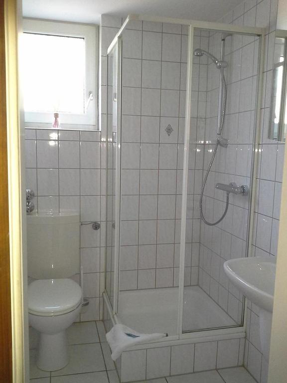 Single Room,250404541:JPEG