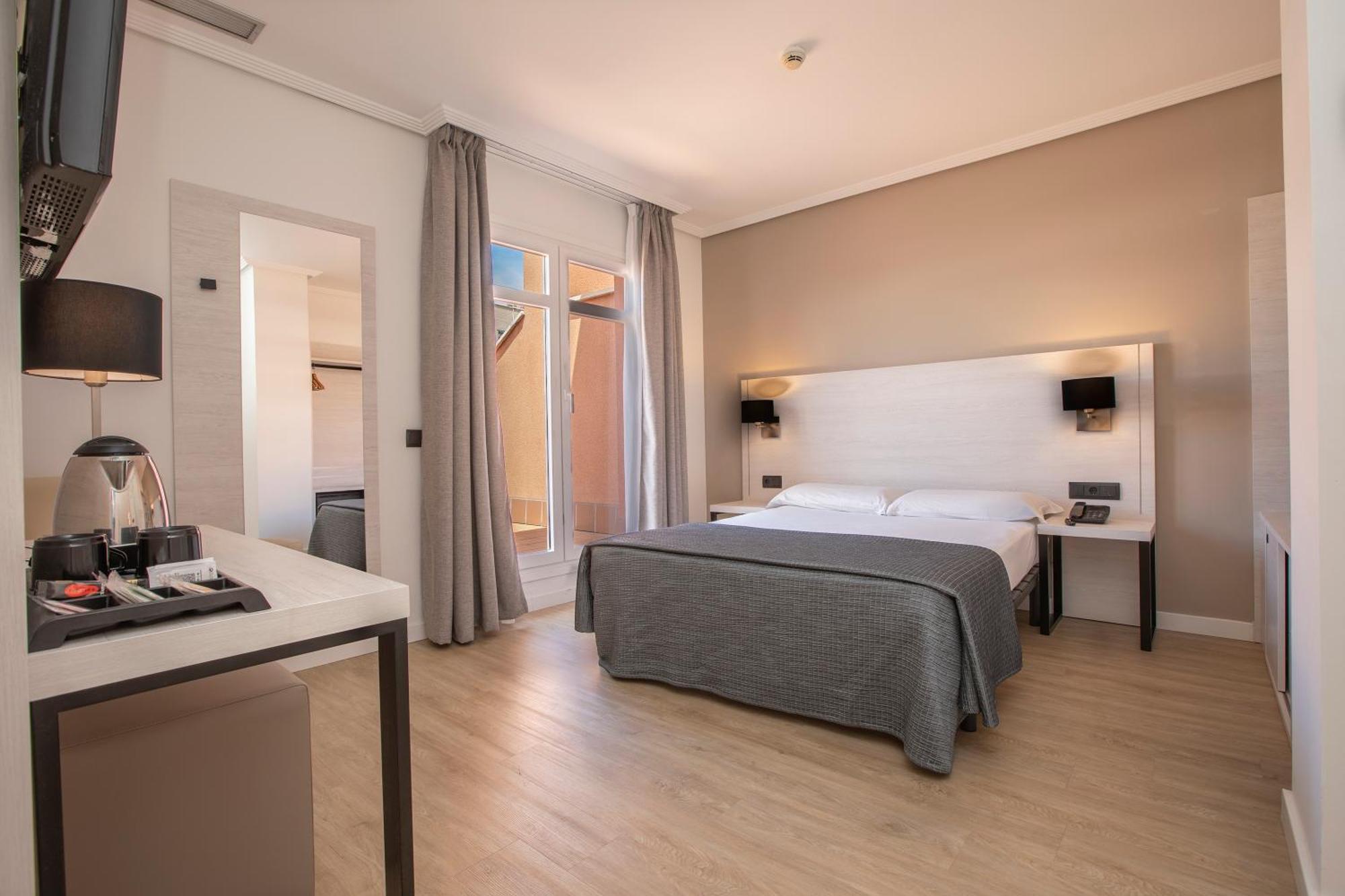 Double or Twin Room Terrace