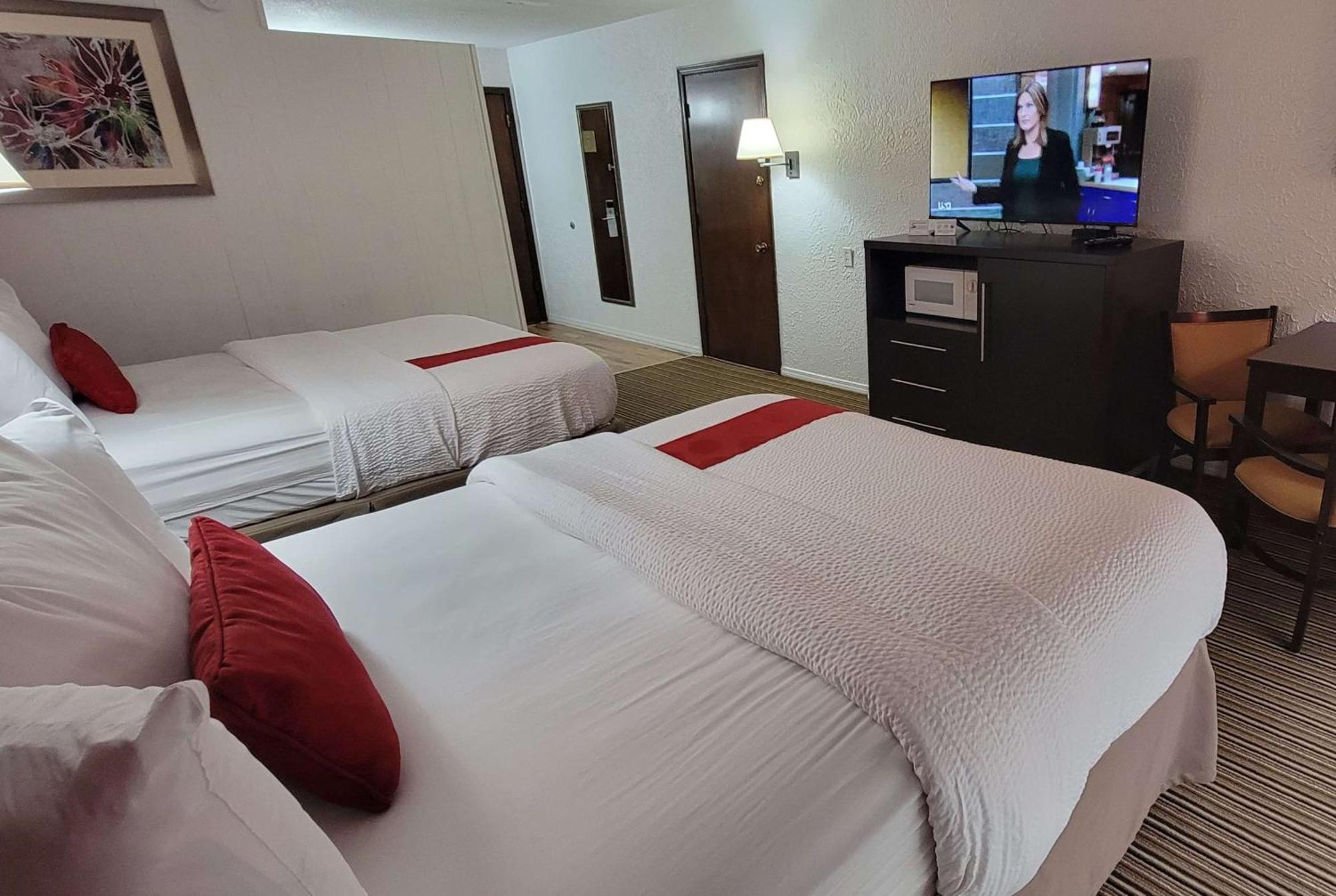 Queen Room with Two Queen Beds - Second Floor/Non-Smoking