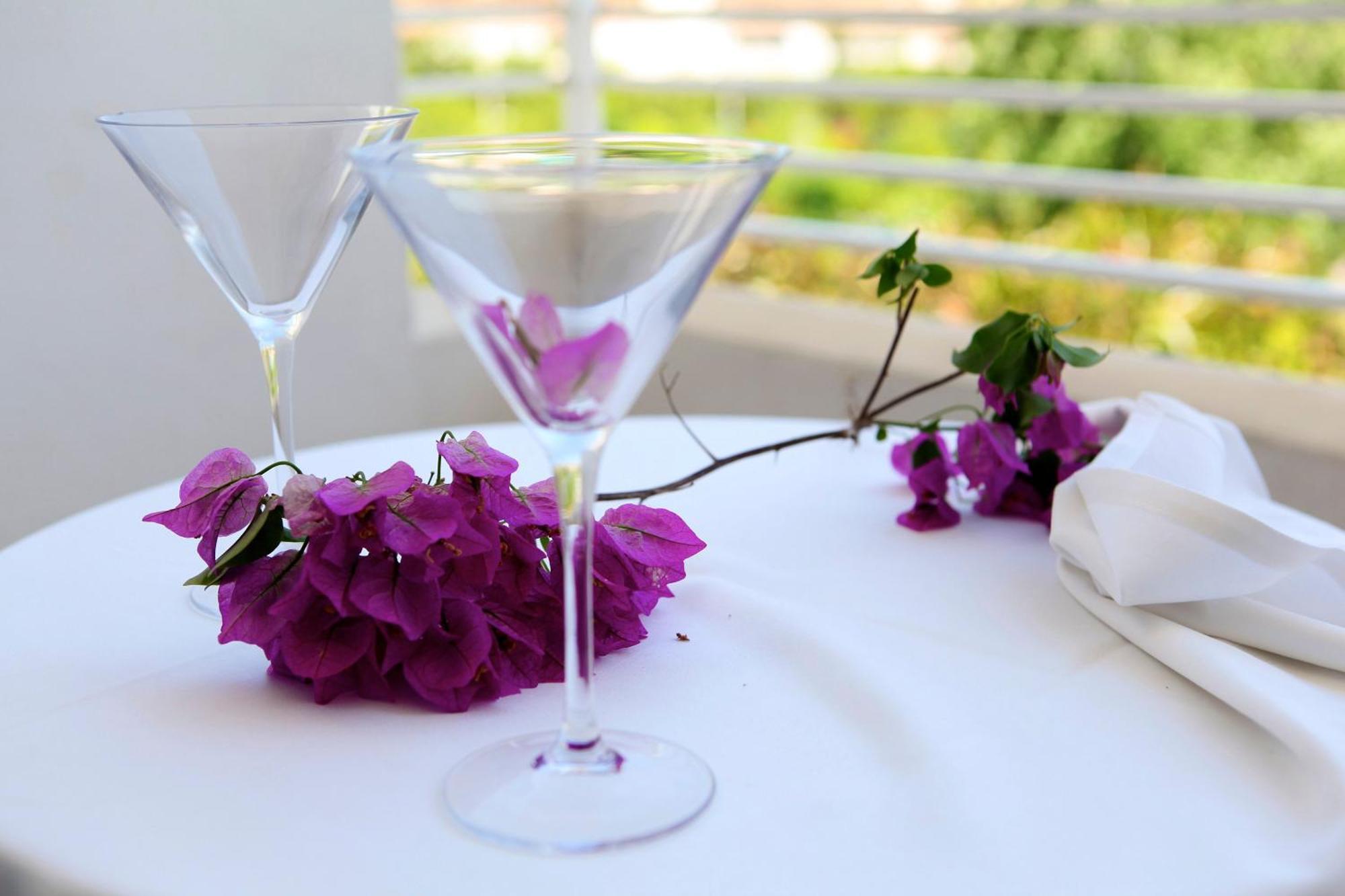 One-Bedroom Apartment with Balcony