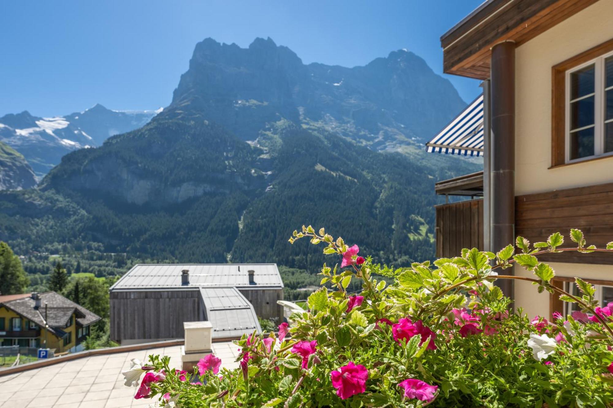 Double Room Eiger View,1549080700:JPEG