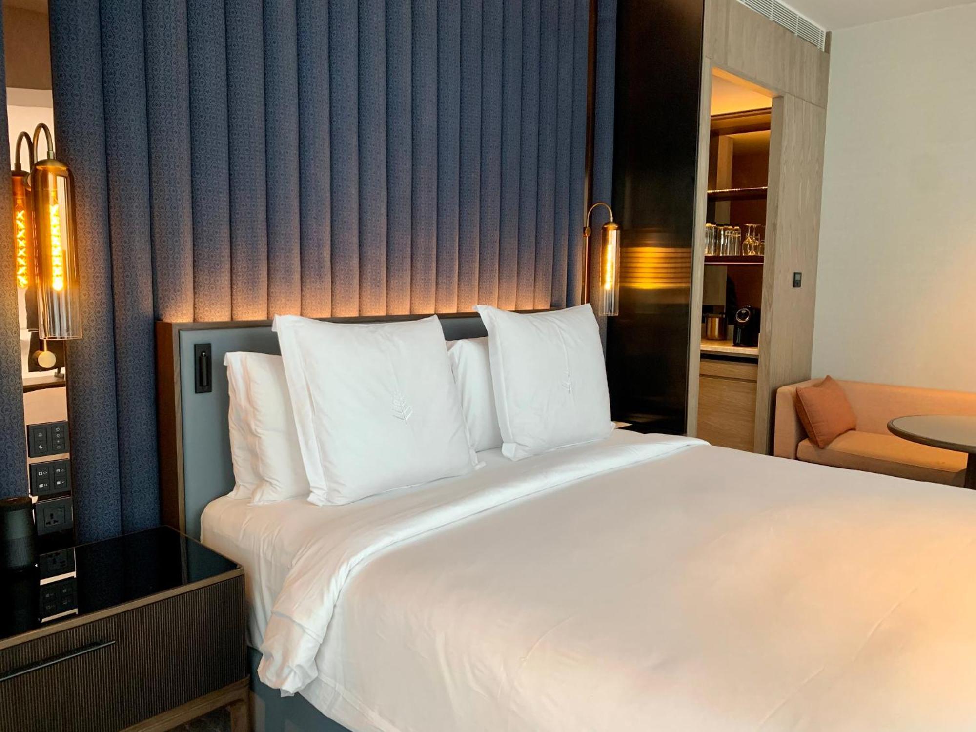 Premier City View Room King,1381776461:JPEG