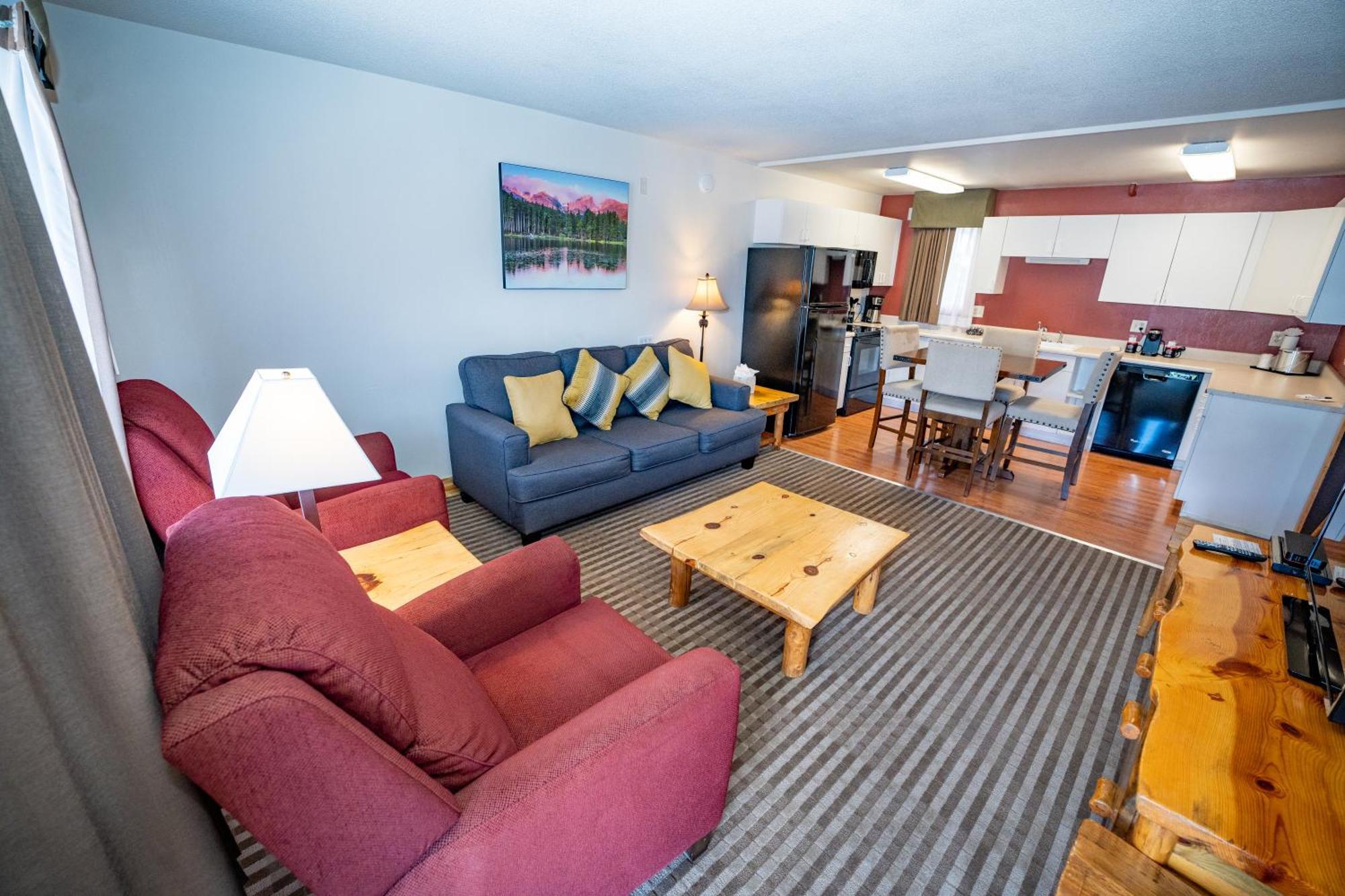 Queen Room with Two Queen Beds - with Kitchen - Non-Pet Friendly,645630288:JPEG