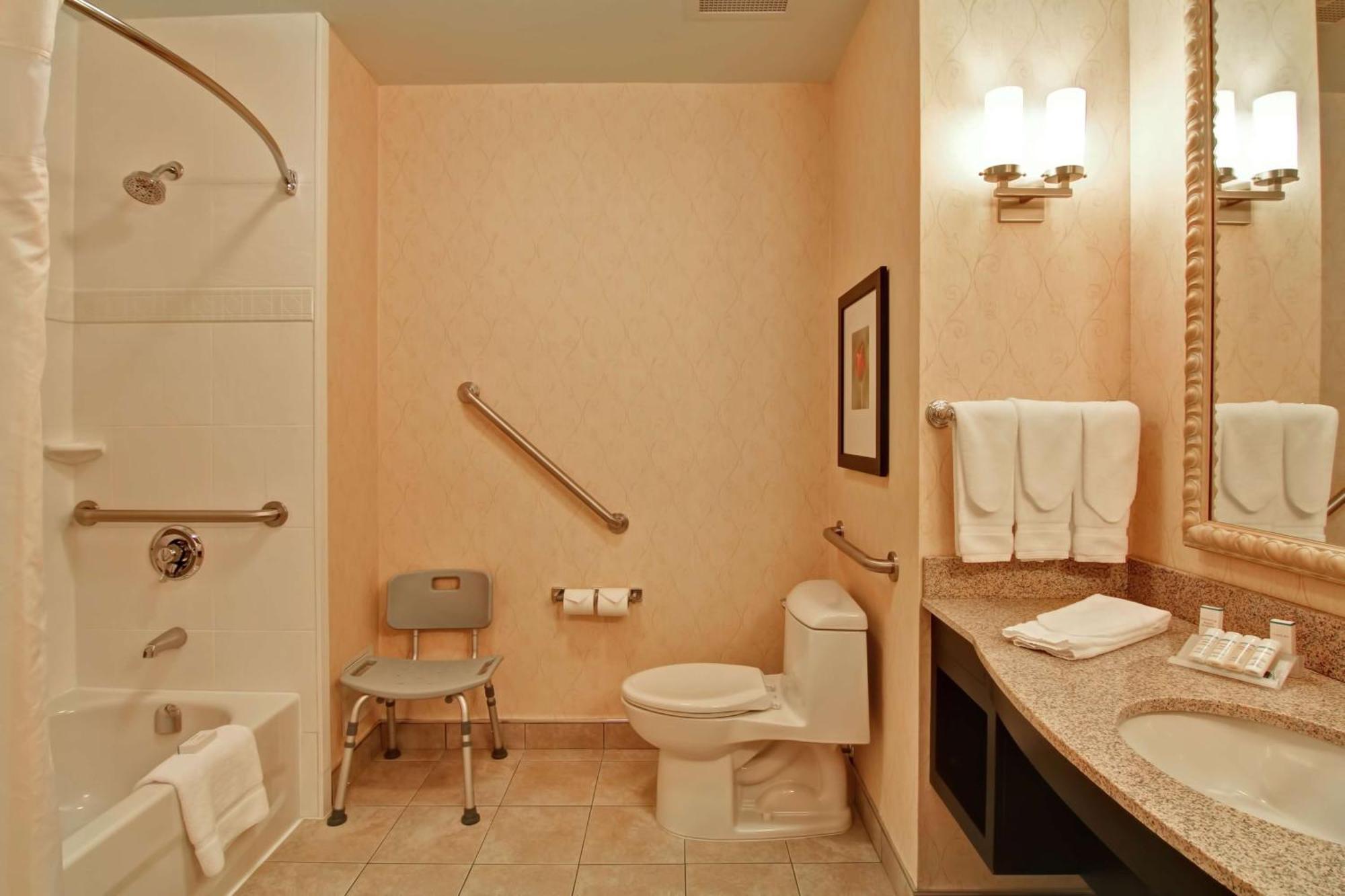 Queen Room Two Queen Beds Accessible Tub Mobility Access