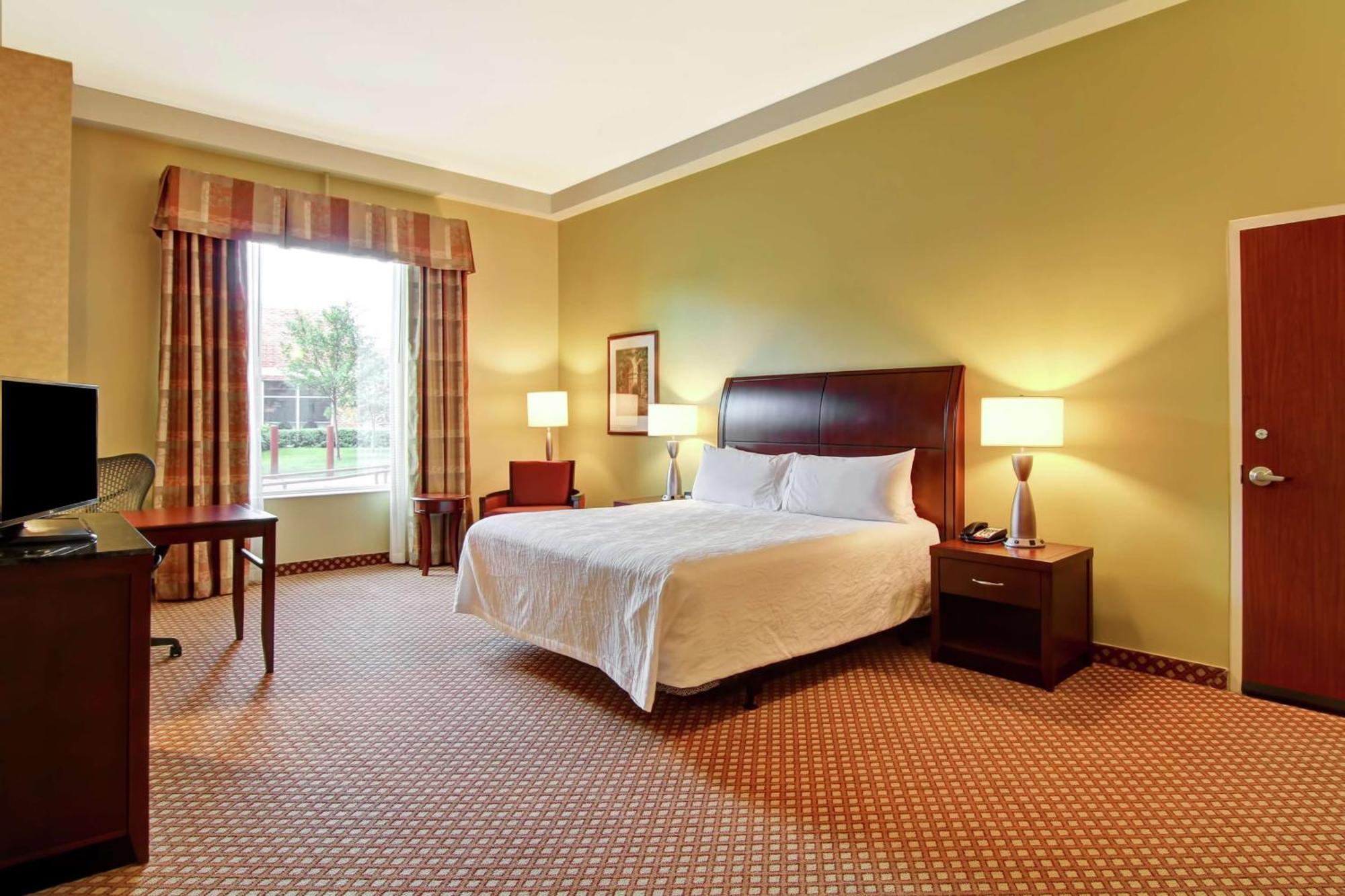Standard King Room Bathtub