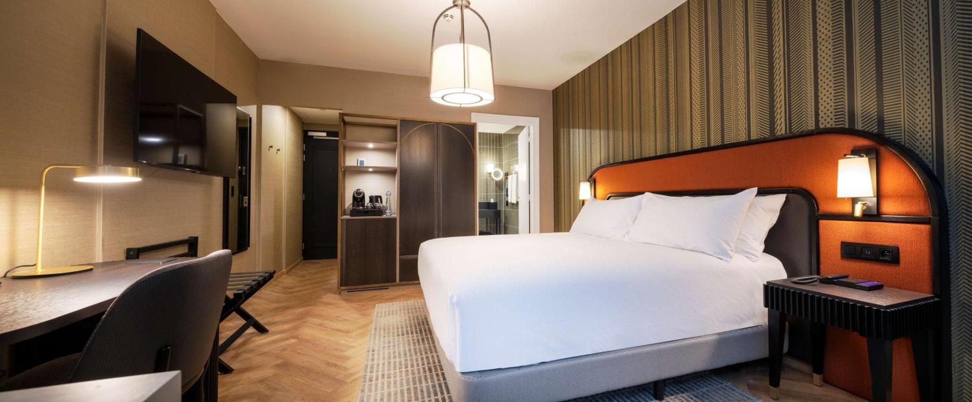 King Room with Sofa Bed