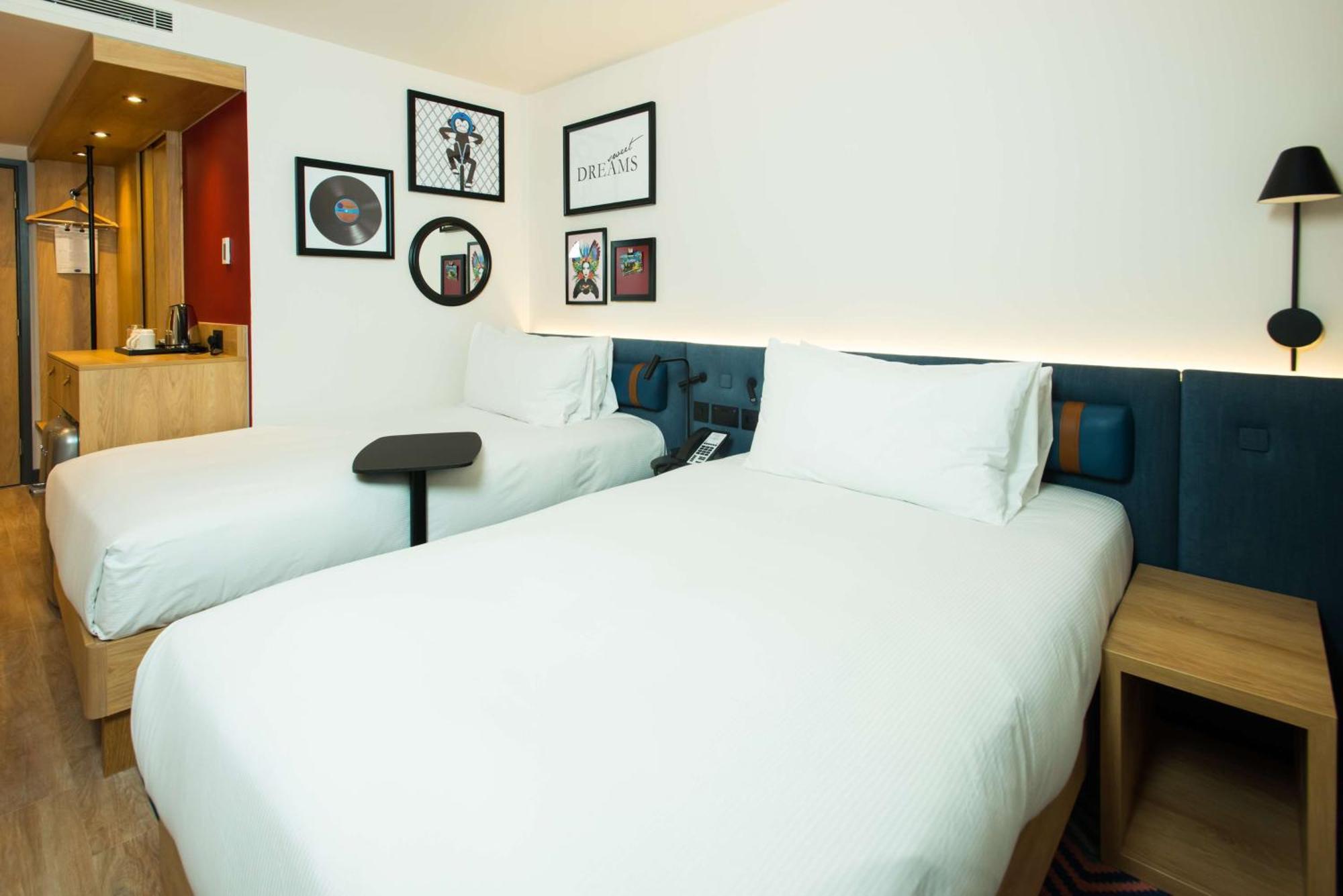 Quarto Queen com Sofá-cama