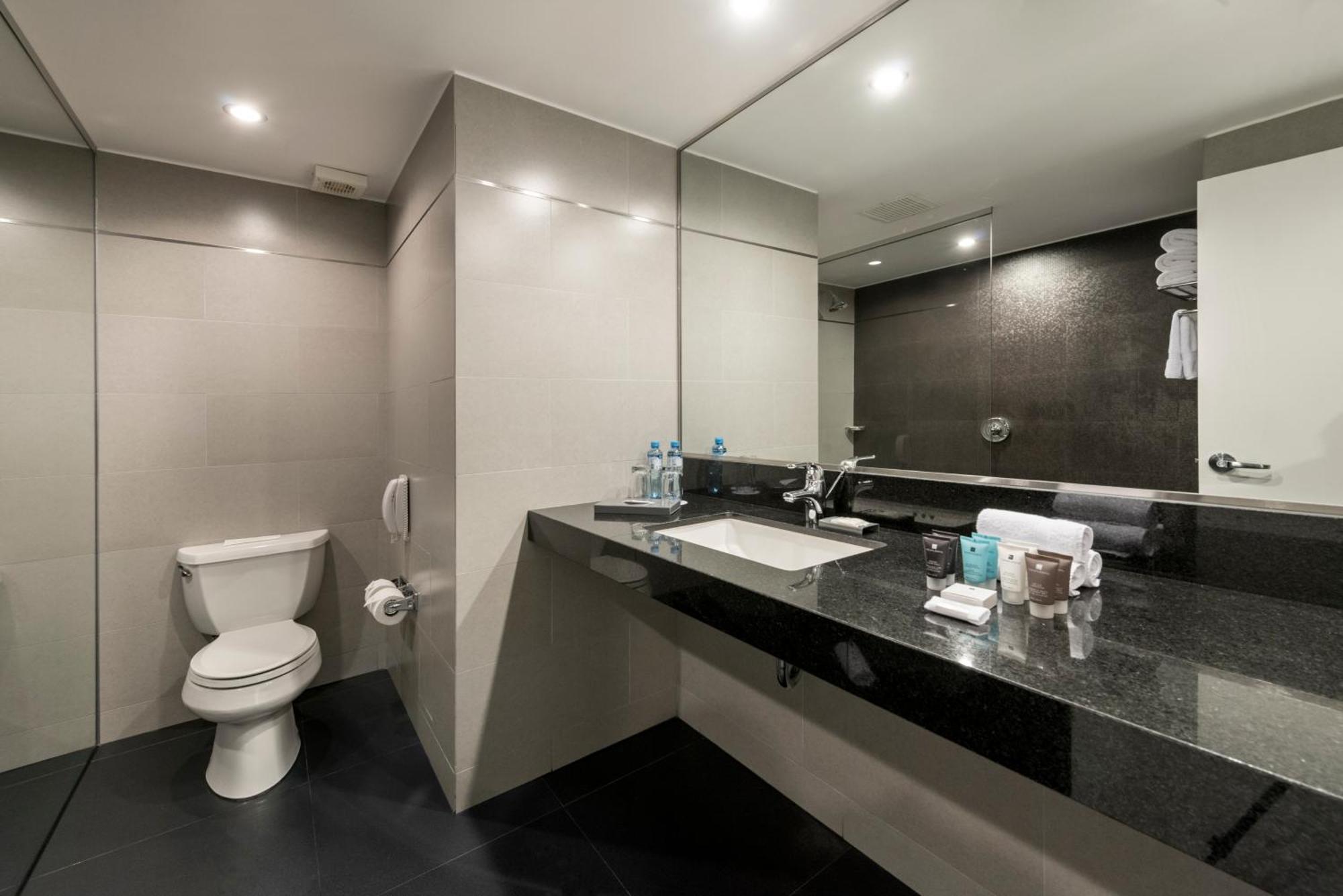Premium Queen Room City View
