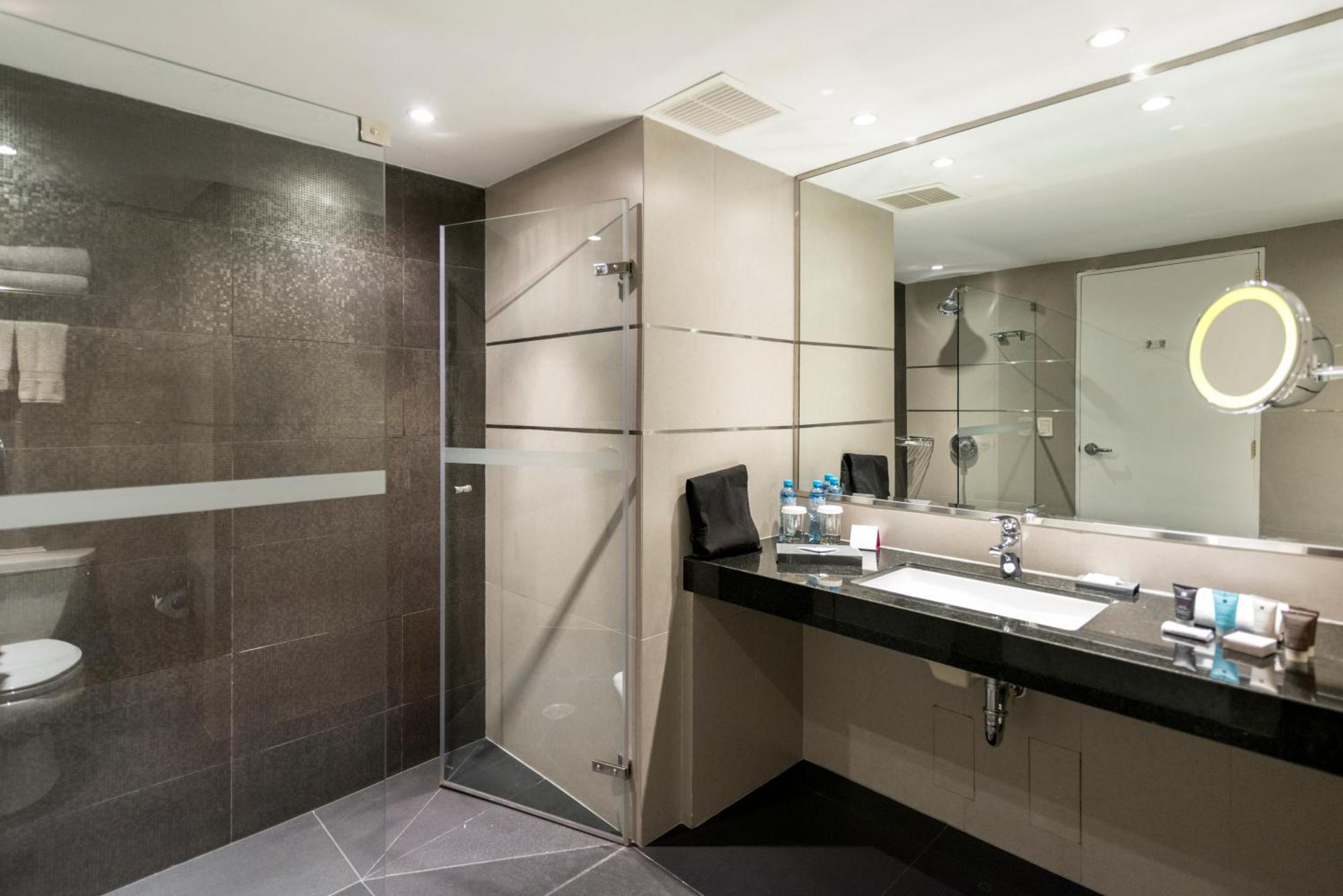 Premium Queen Room City View
