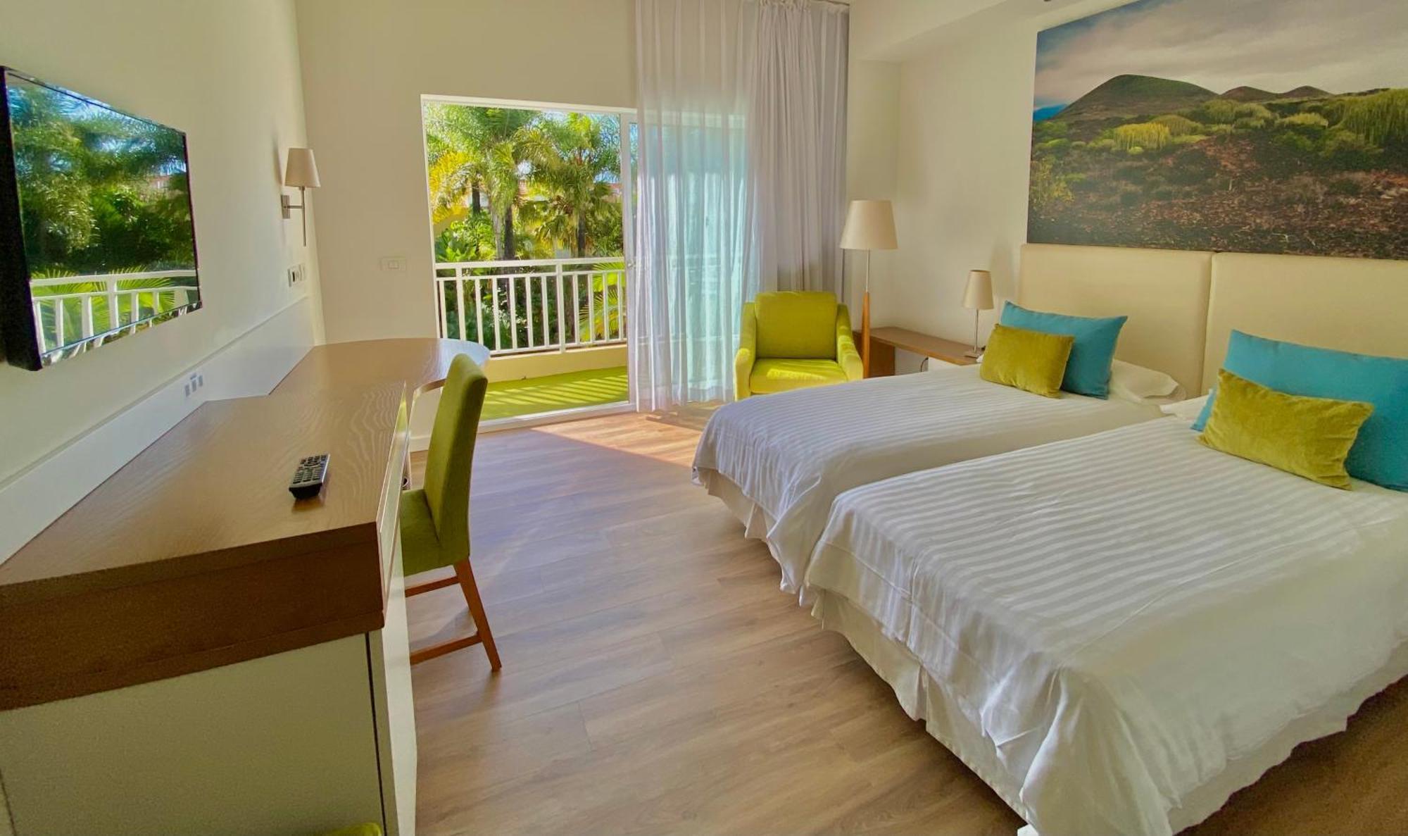 Zweibettzimmer mit Blick auf den Teide