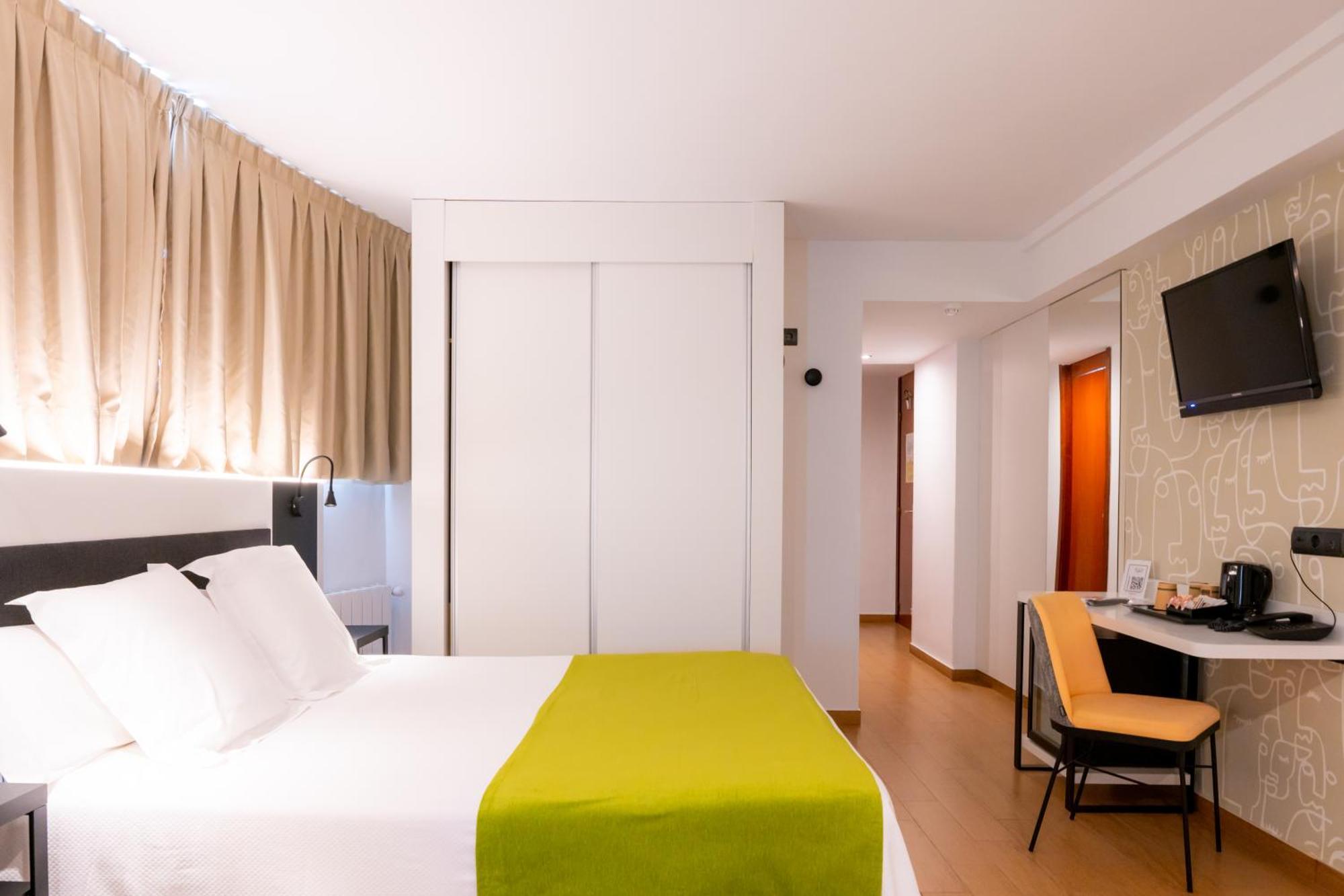 Single Room Balcony