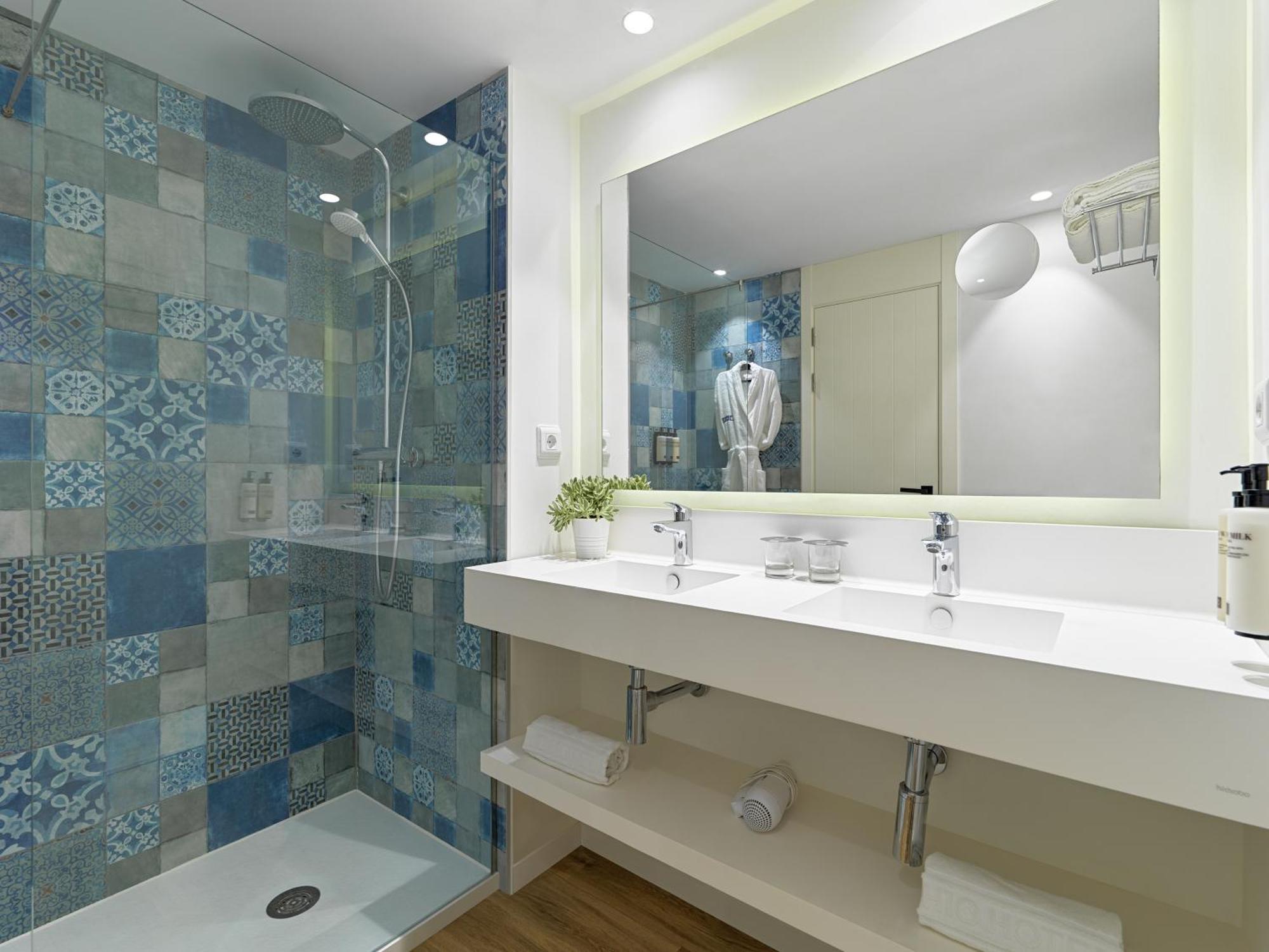 Double Room Street View