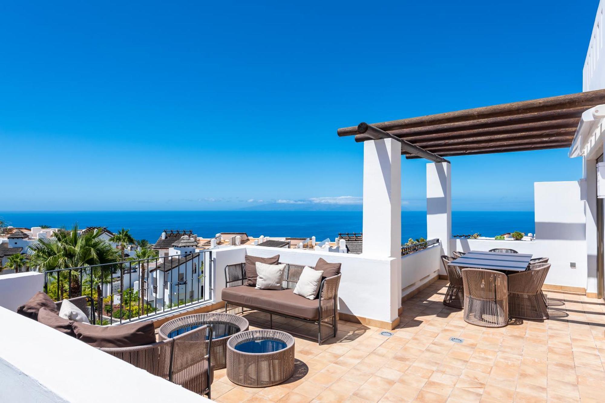 Two-Bedroom Suite Sea View